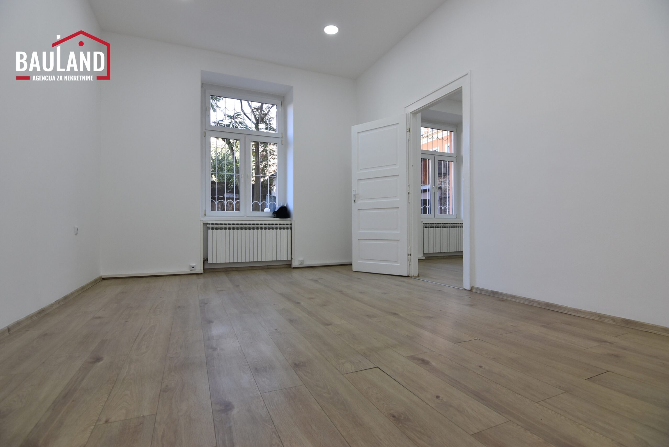 Geschäftsraum - Bürofunktion, Fläche 65m2 / Obala Kulina bana, Drvenija, Bezirk Centar