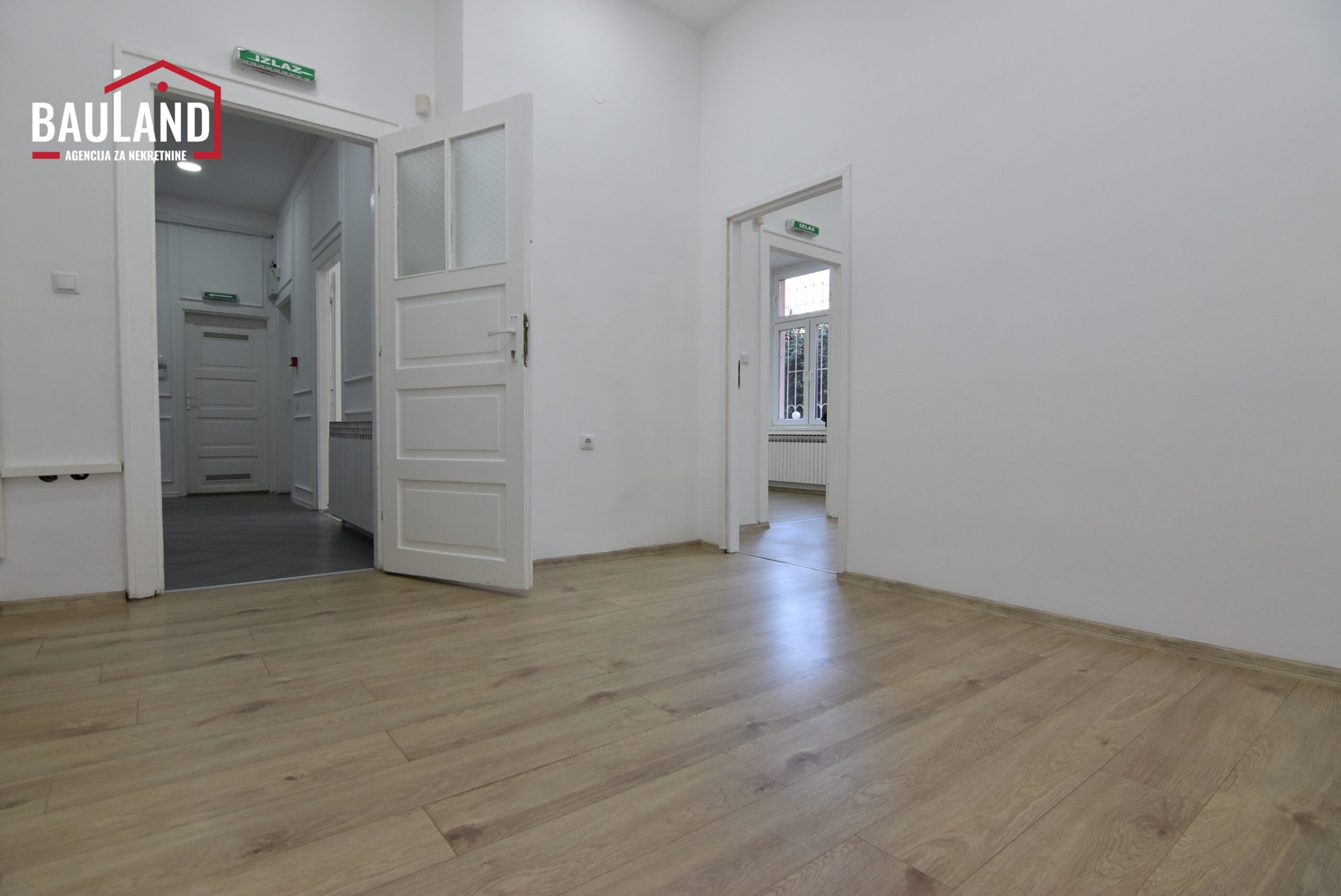 5 poslovni prostor za najam površine 65m2 prizemlje Centar