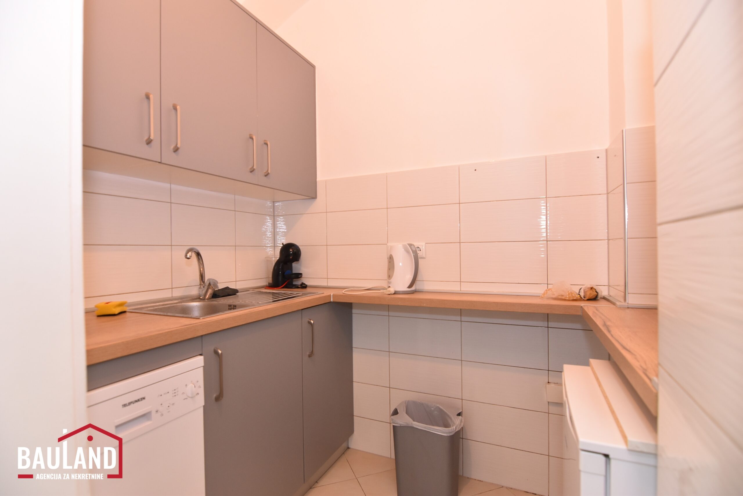 7 izdaje se na duži vremenski period poslovni prostor u ulici Obala Kulina bana