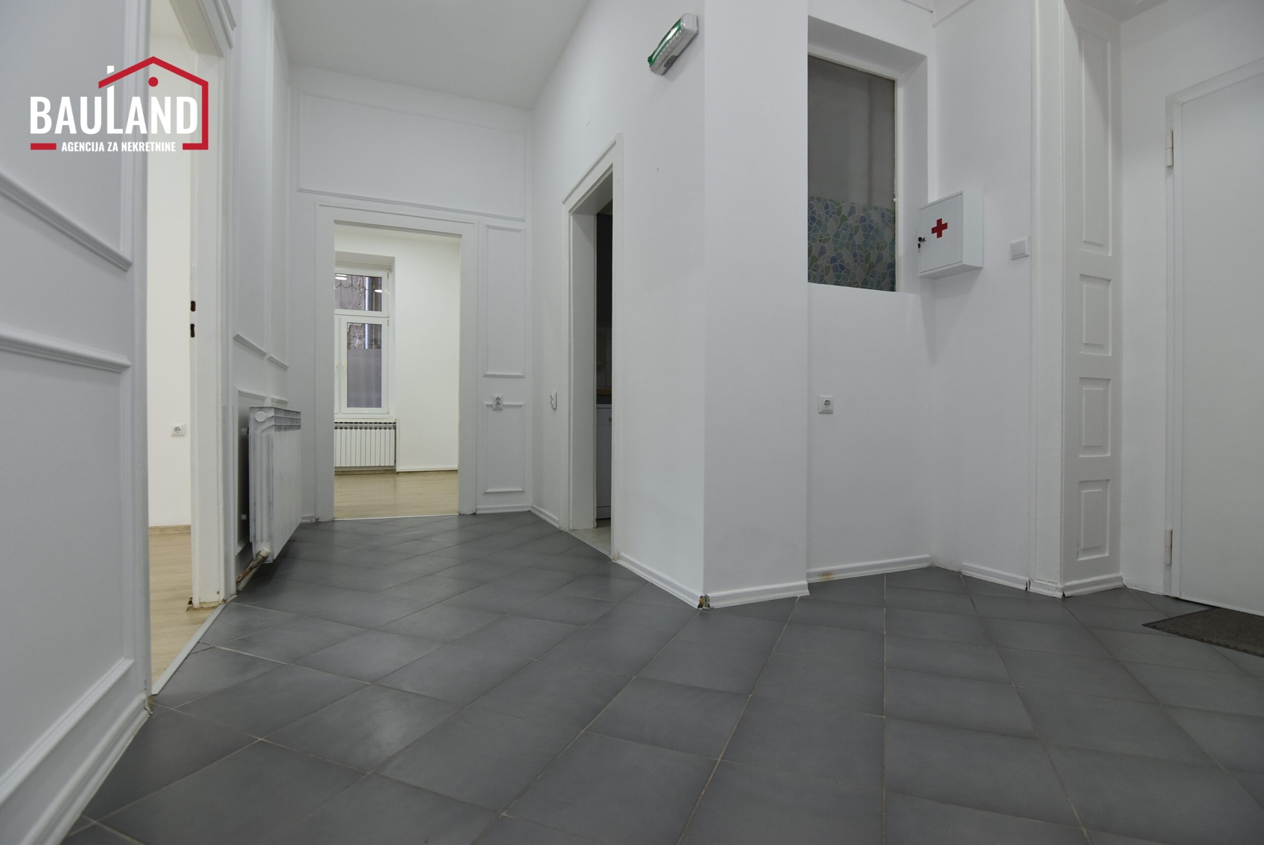 9 poslovni prostor za najam prizemlje 65m2 Centar