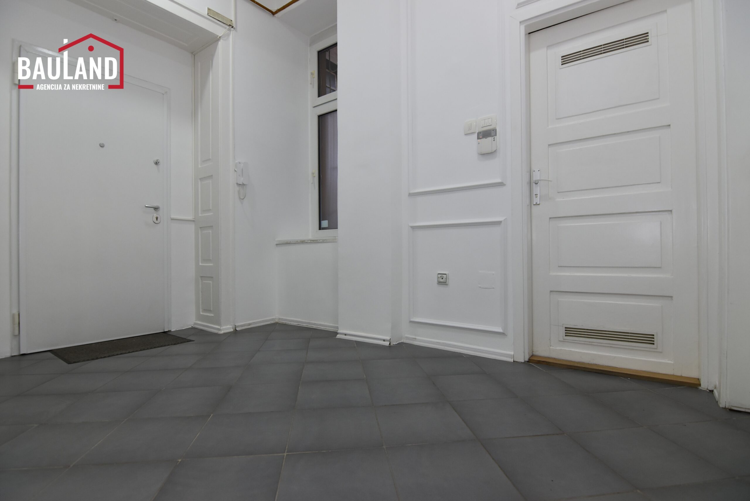 10 najam poslovnog prostora 65m2 prizemlje Općina Centar