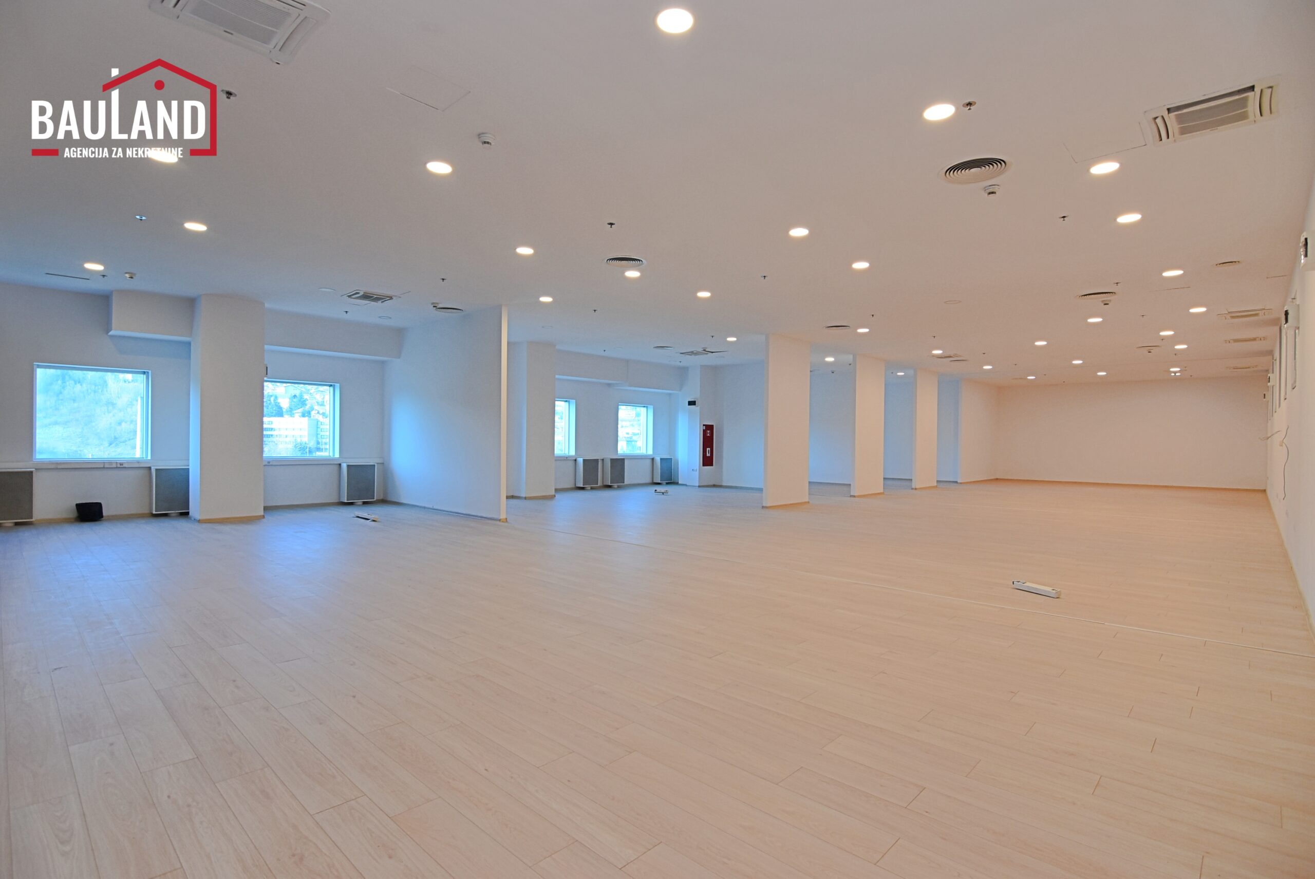 Geschäftsraum, Bürofläche - 332m² / Avaz Twist Tower