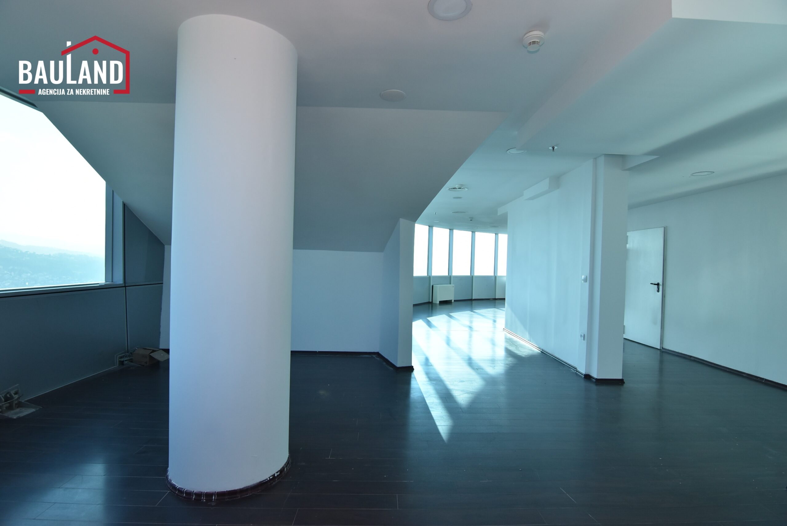 4 poslovni prostor za najam površine 184m2 34 sprat 4 lifta