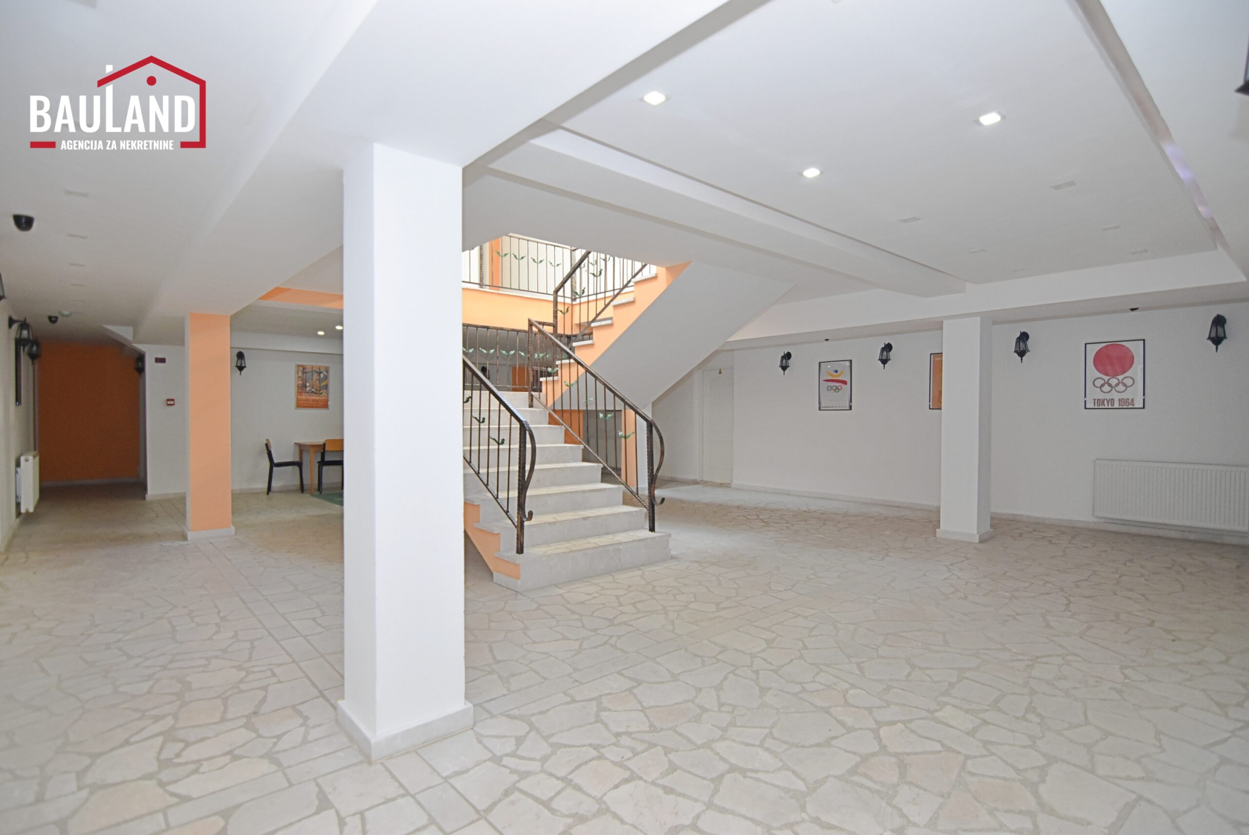 12 na prodaju Hotel u ulici Sarajevskih gazija Općina Stari Grad Sarajevo