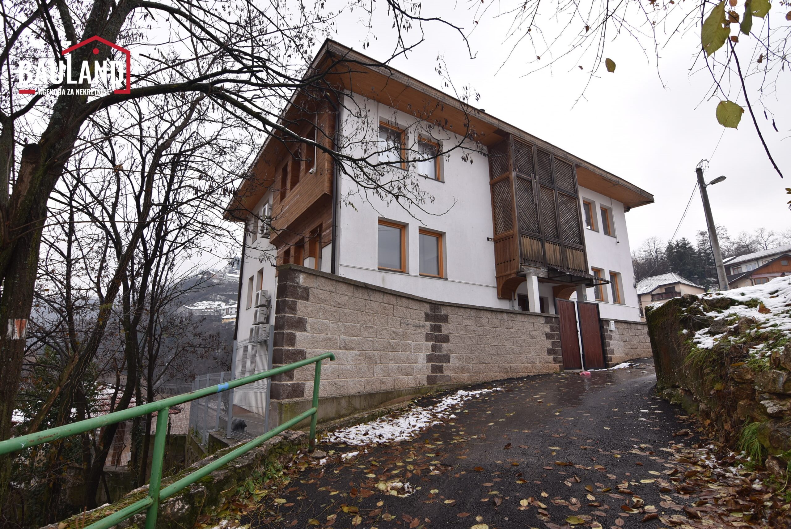 4 prodaje se stambeni objekat u ulici Babića bašča