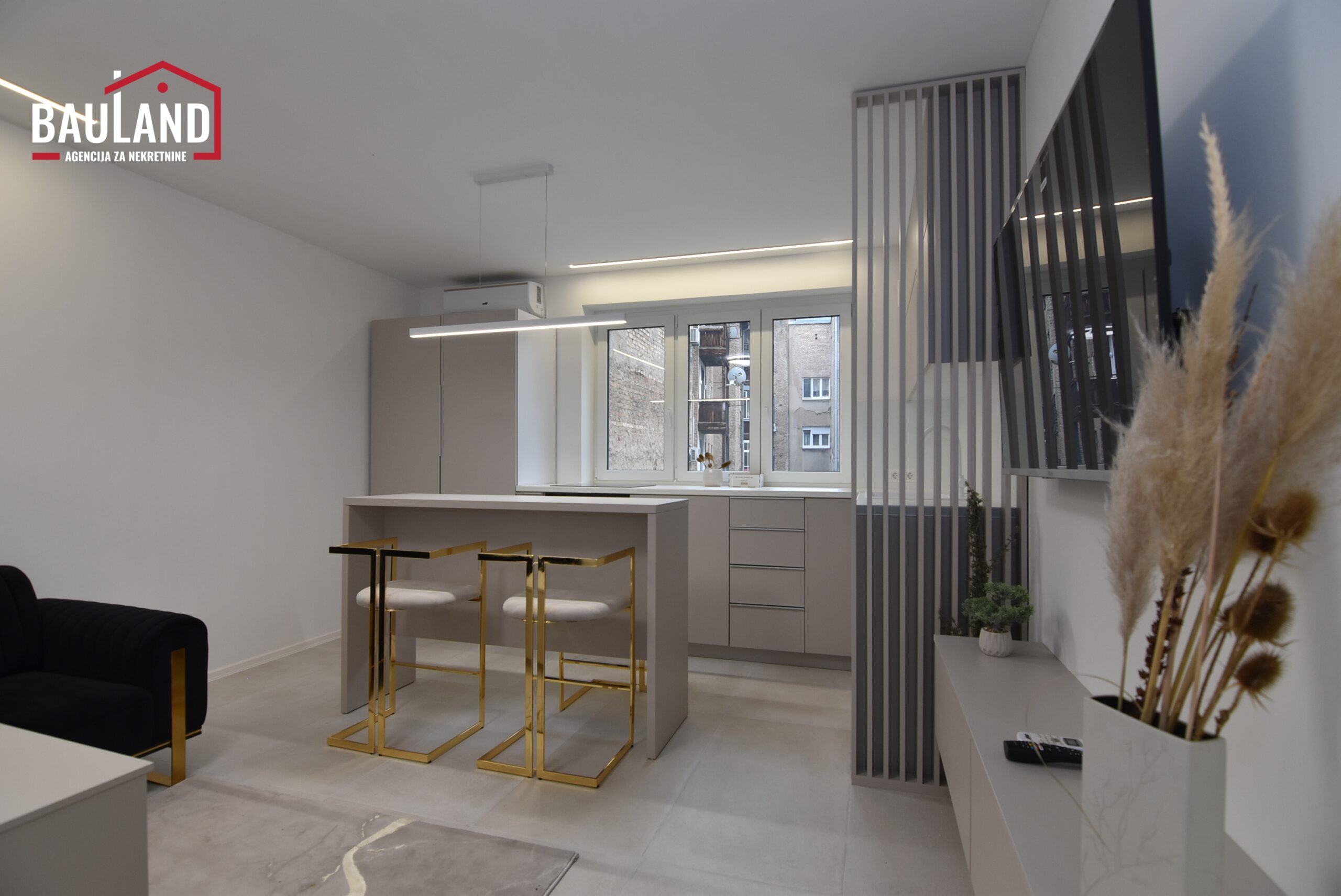 3 na prodaju trosoban dvostrano orijentisan stan 57m2 na prvom spratu