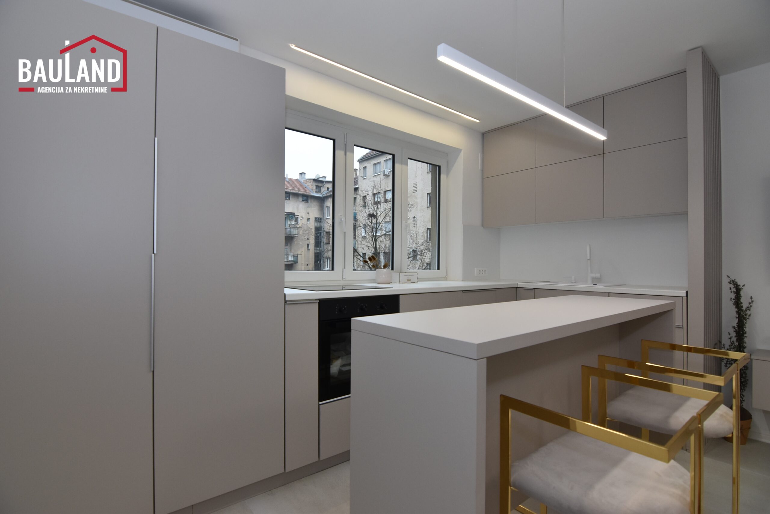 6 trosoban namješten renoviran stan za prodaju