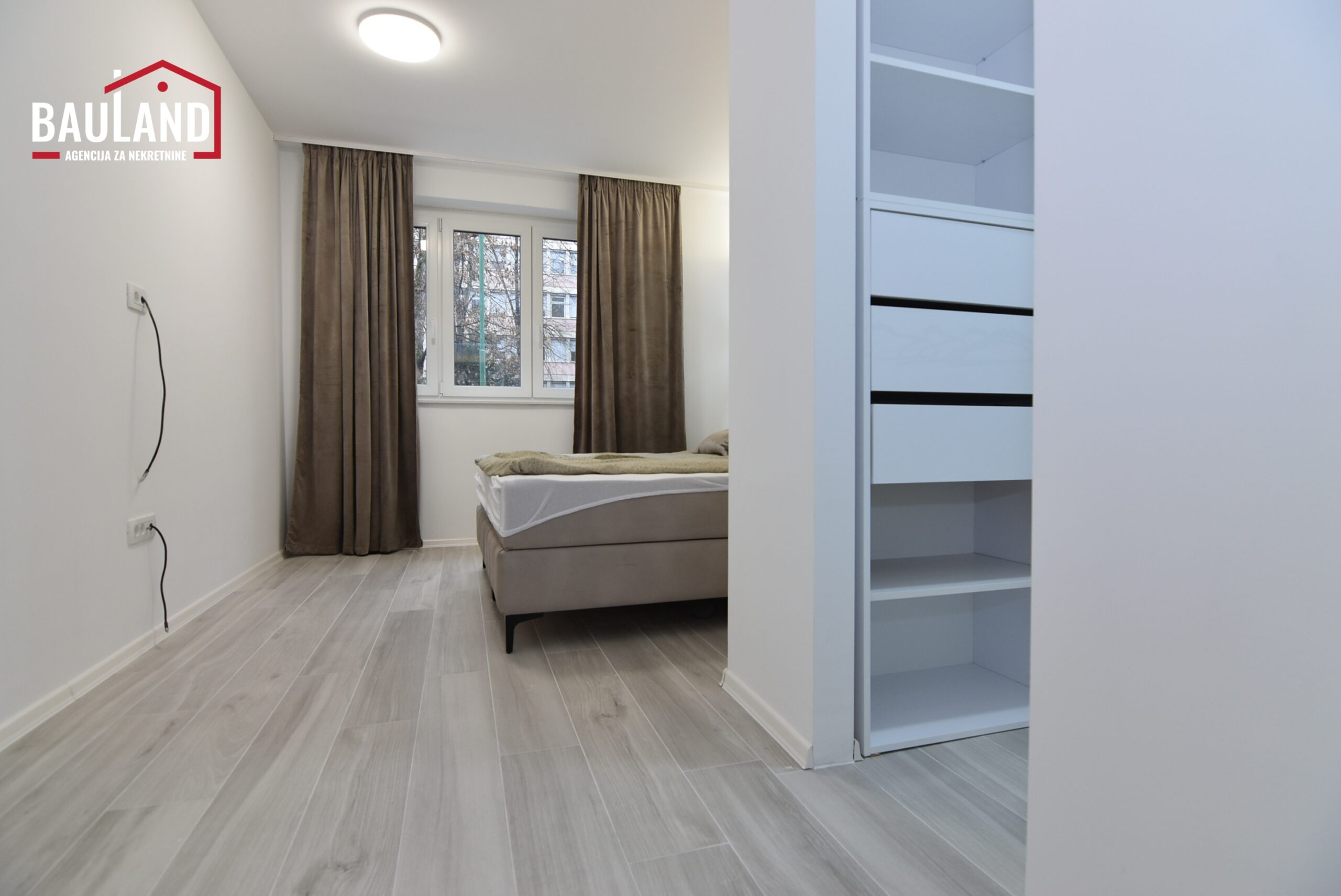 8 prodaje se trosoban renoviran stan u ulici Kranjčevićeva I sprat