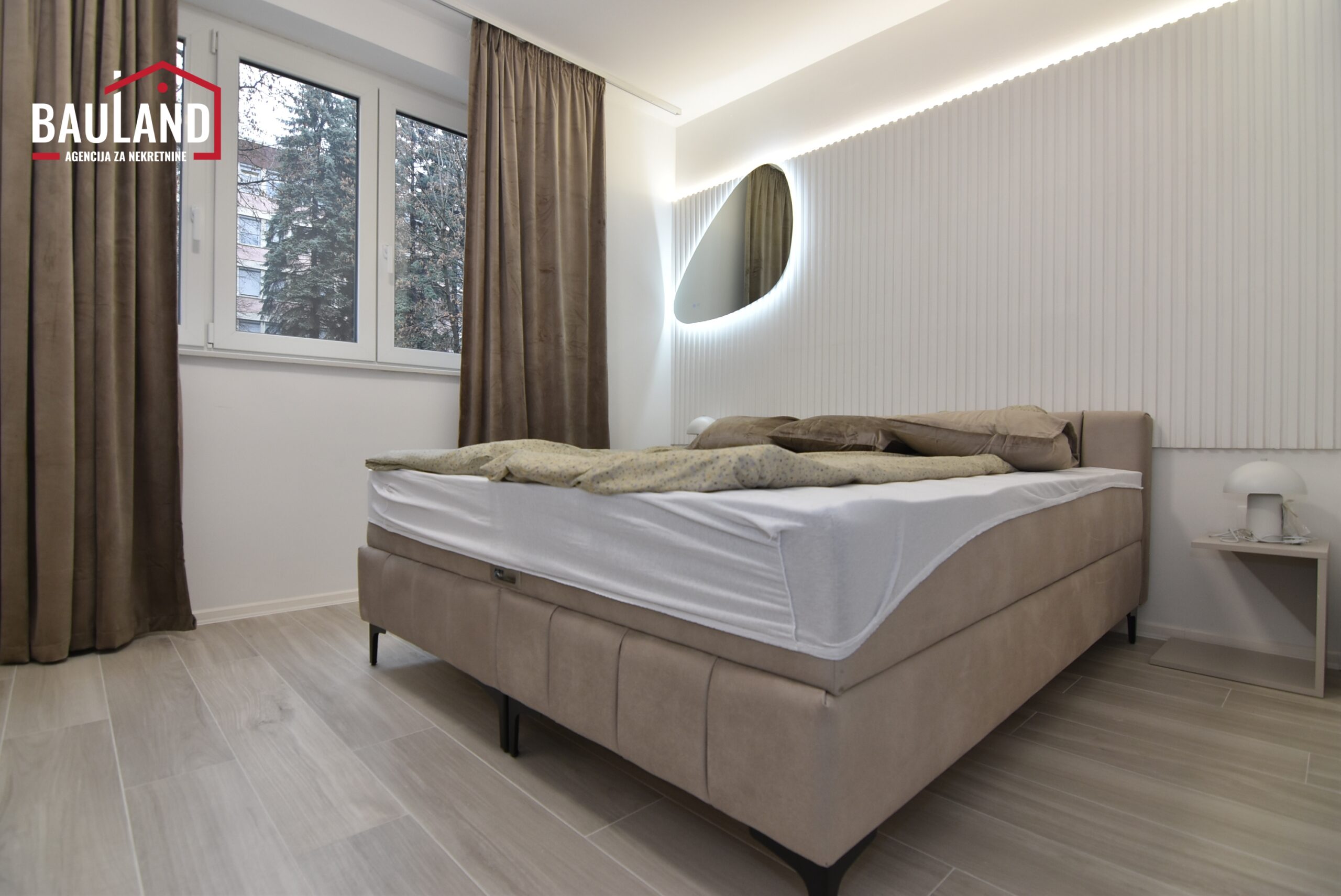 11 na prodaju trosoban namješten stan u ulici Kranjčevićeva Općina Centar Sarajevo