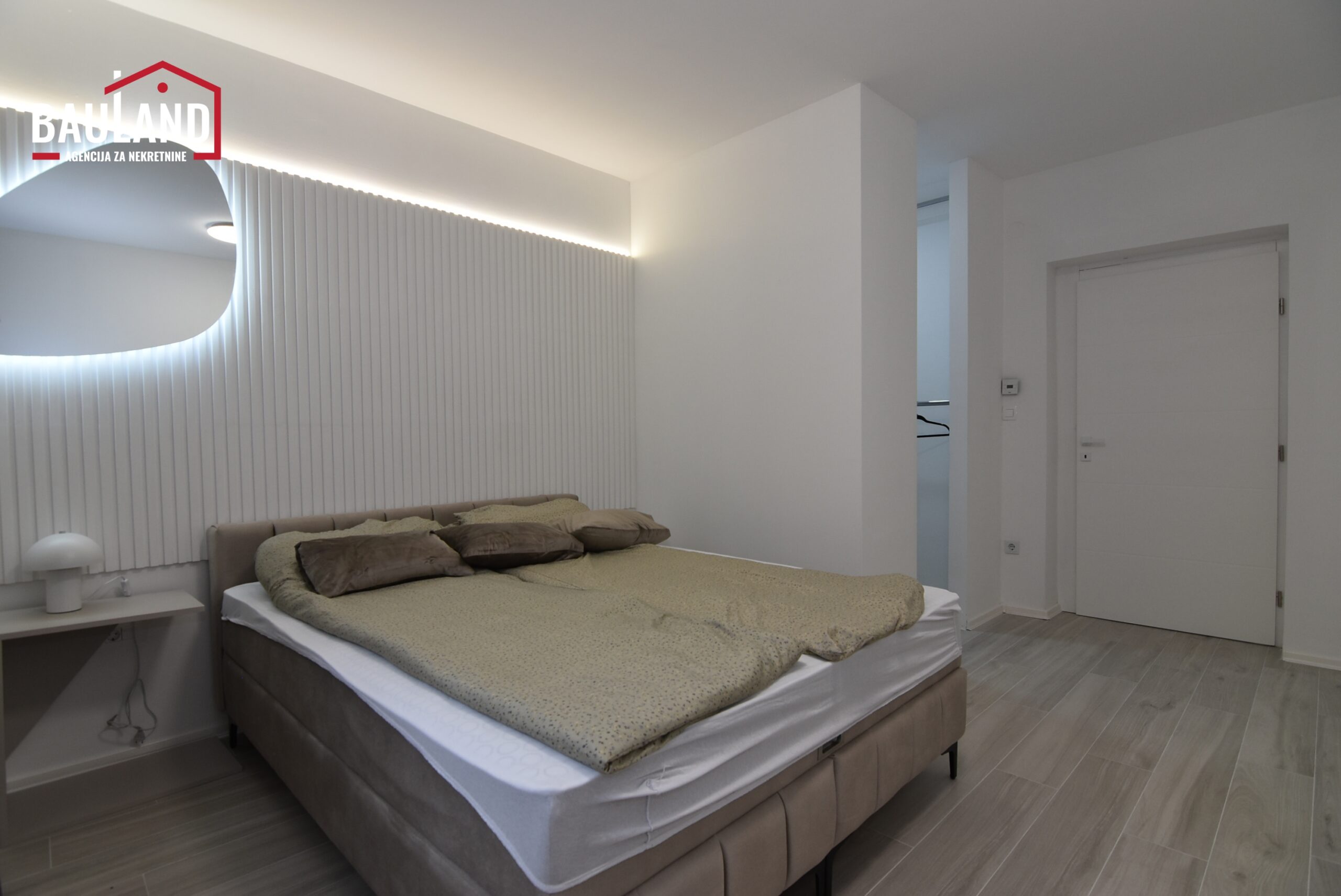 12 prodaja stana 57m2 I sprat Centar Sarajevo