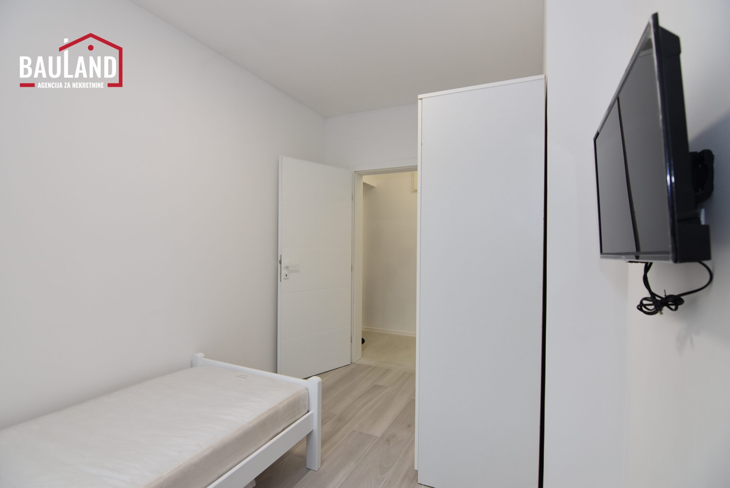 15 prodaja stana Centar Sarajevo I sprat 57m2