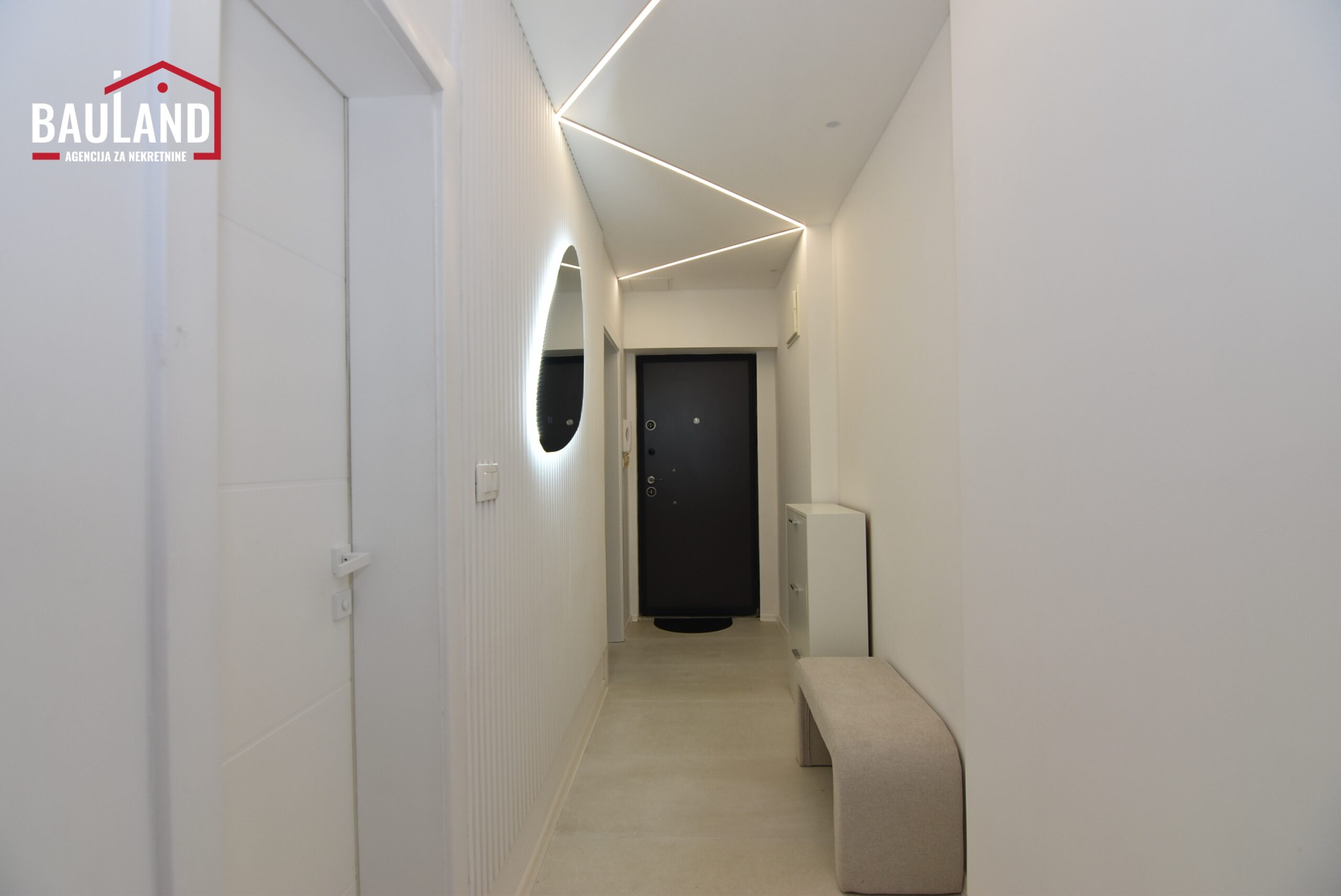 16 na prodaju trosoban namješten stan u ulici Kranjčevićeva Općina Centar Sarajevo