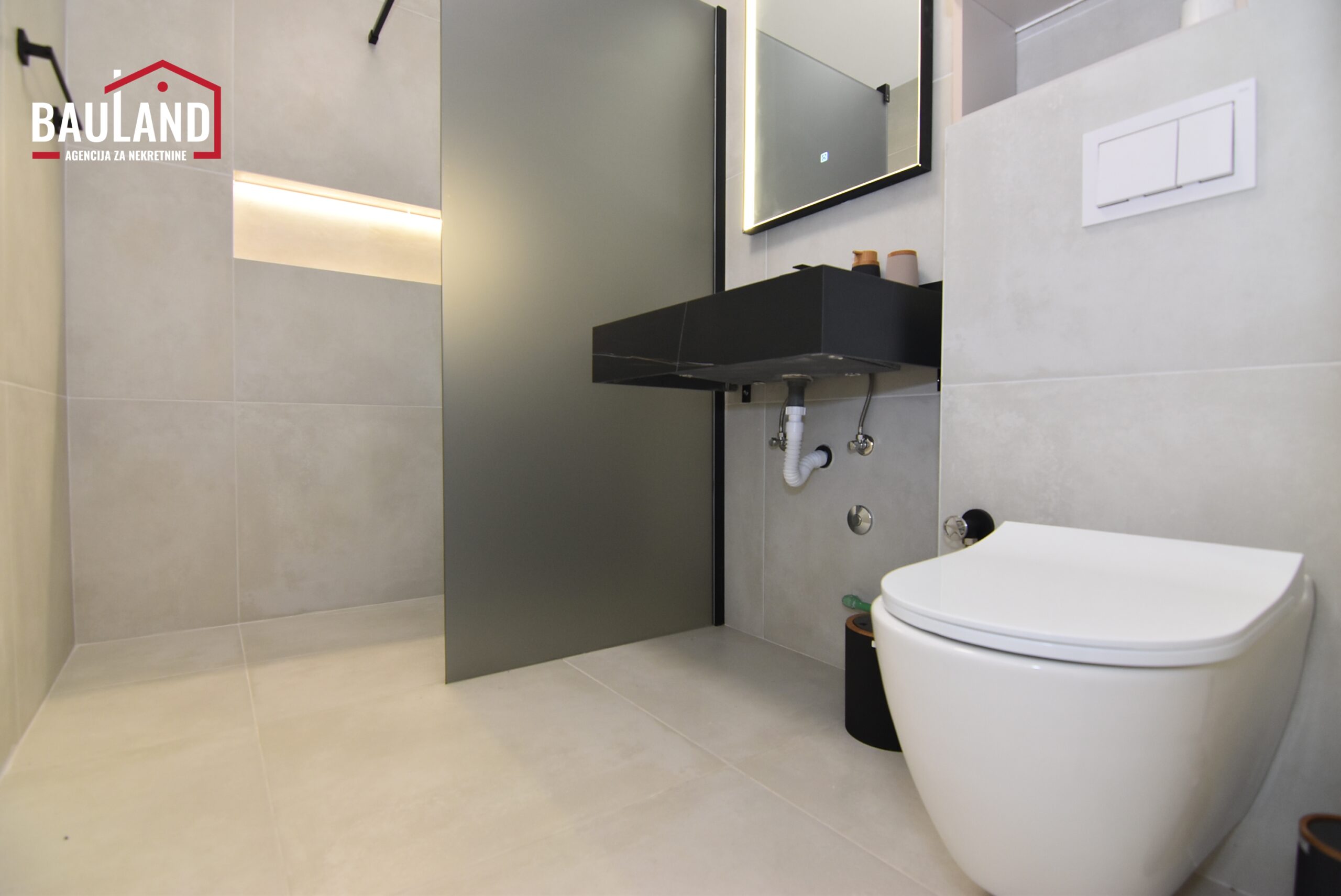 18 prodaja stana I sprat 57m2 Kranjčevićeva Općina Centar