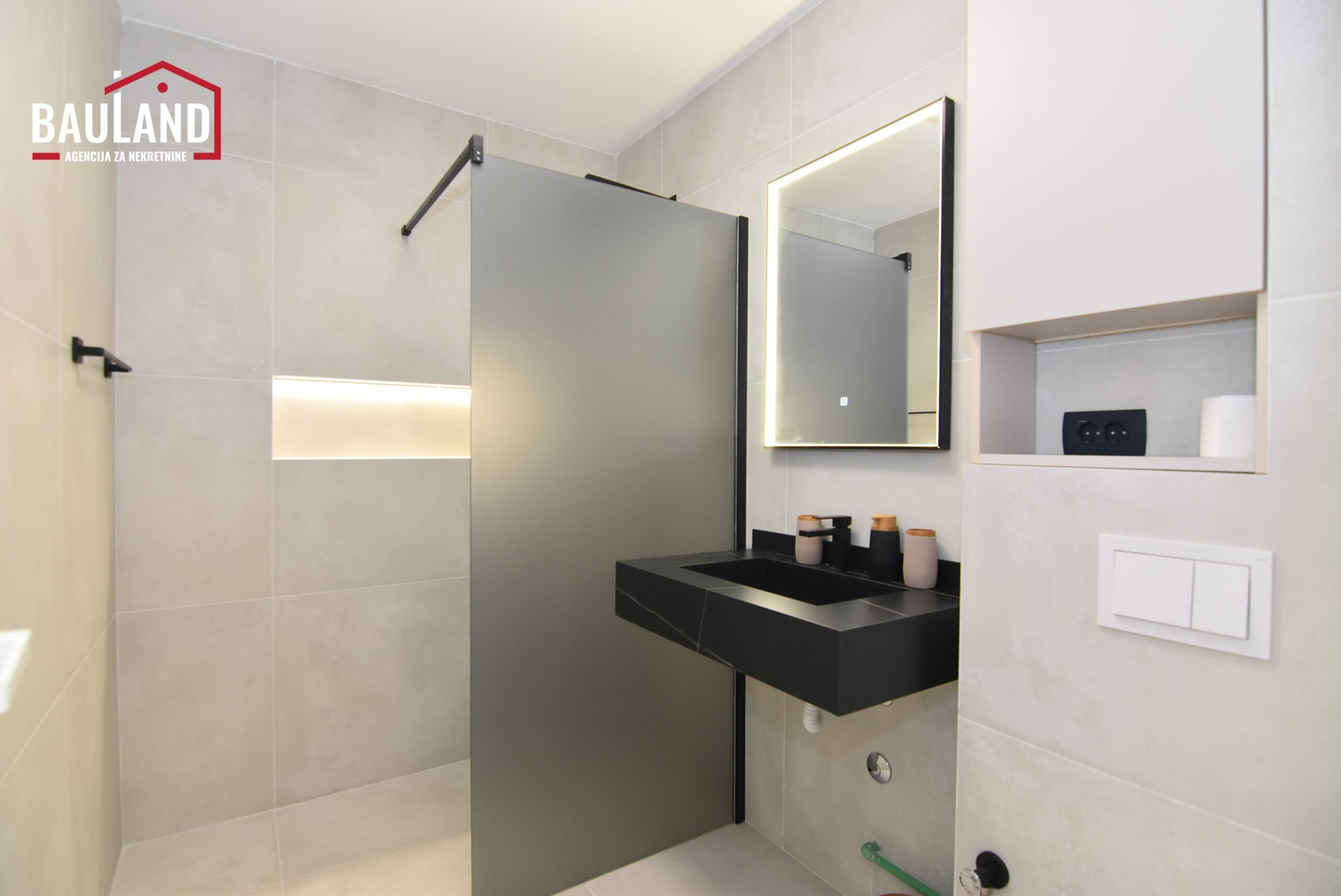 19 stan za prodaju I sprat ul. Kranjčevićeva Općina Centar