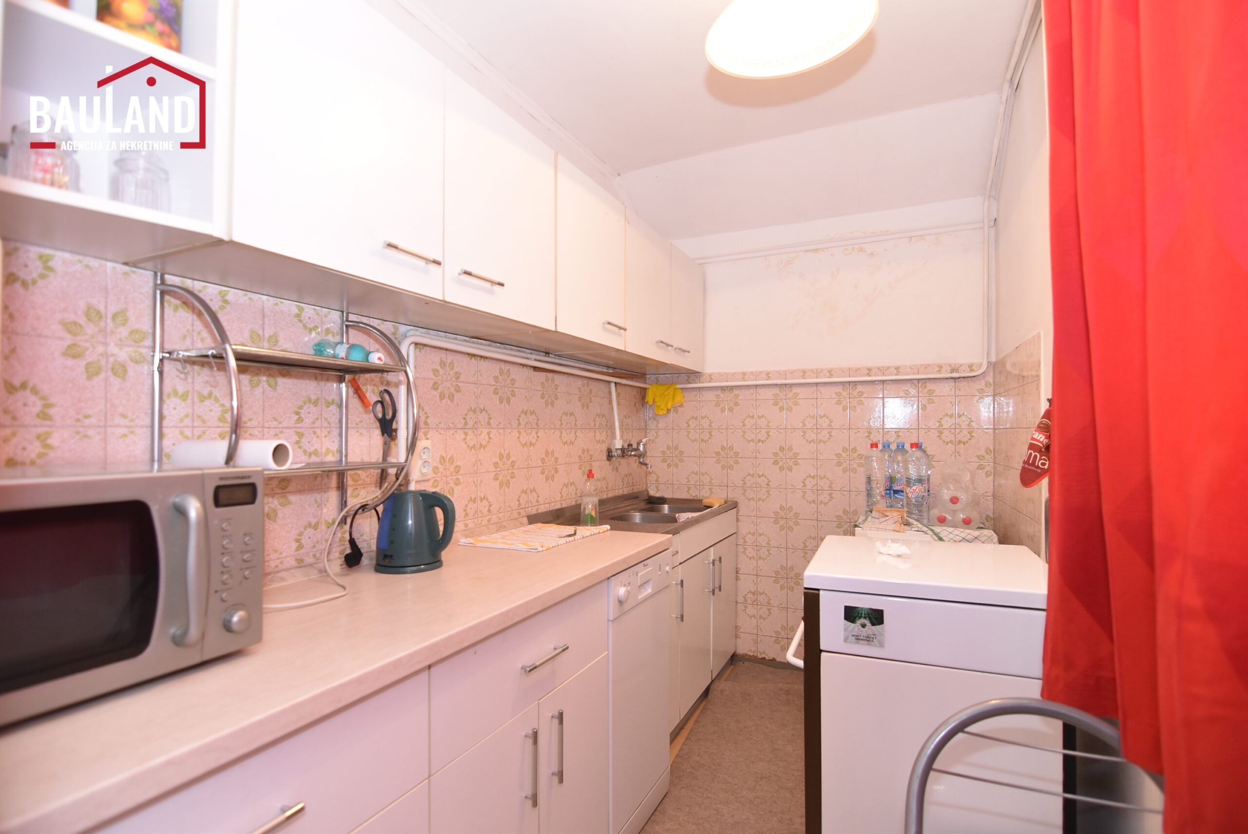 6 na prodaju dvosoban stan uknjižene kvadrature 55m2 u Pejtonu na Ilidži