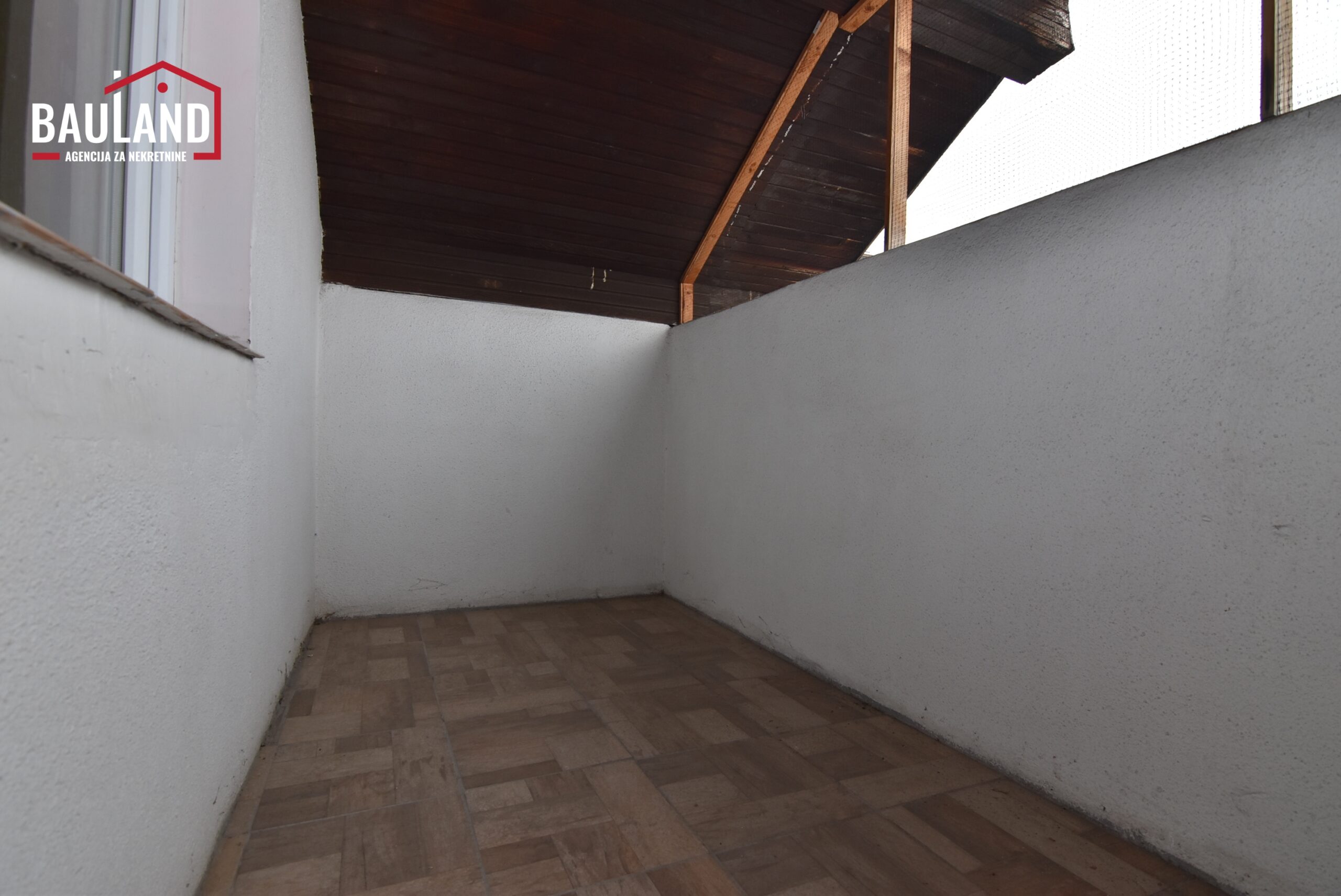 9 stan za prodaju Pejton Ilidža 55m2 u potkrovlju