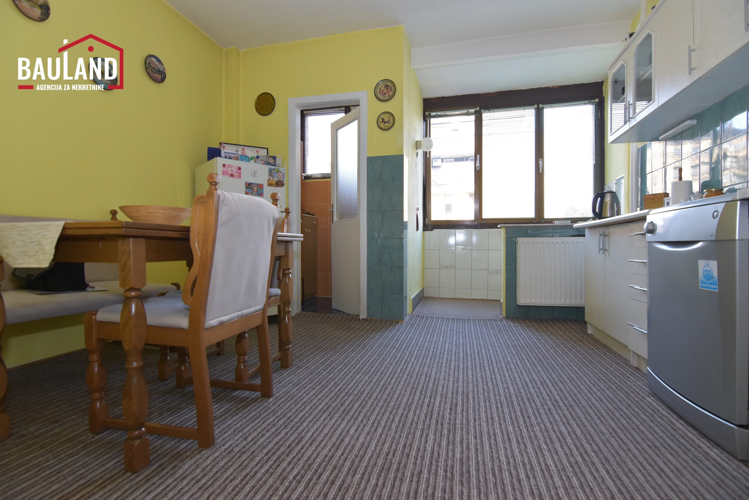 5 prodaja stana Grbavica II sprat lift balkon 12m2