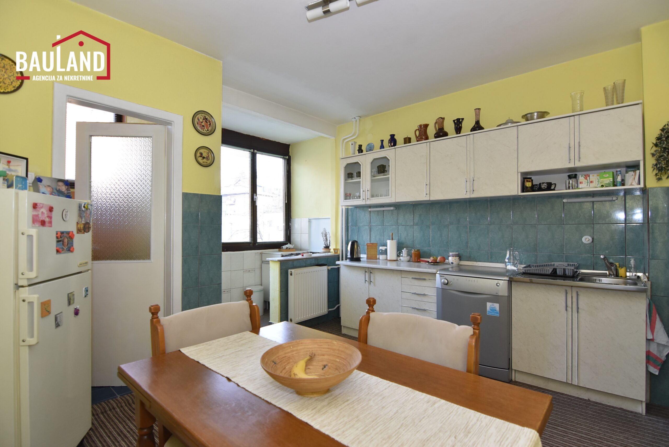 6 trosoban stan na drugom spratu Grbavica ul. Zagrebačka