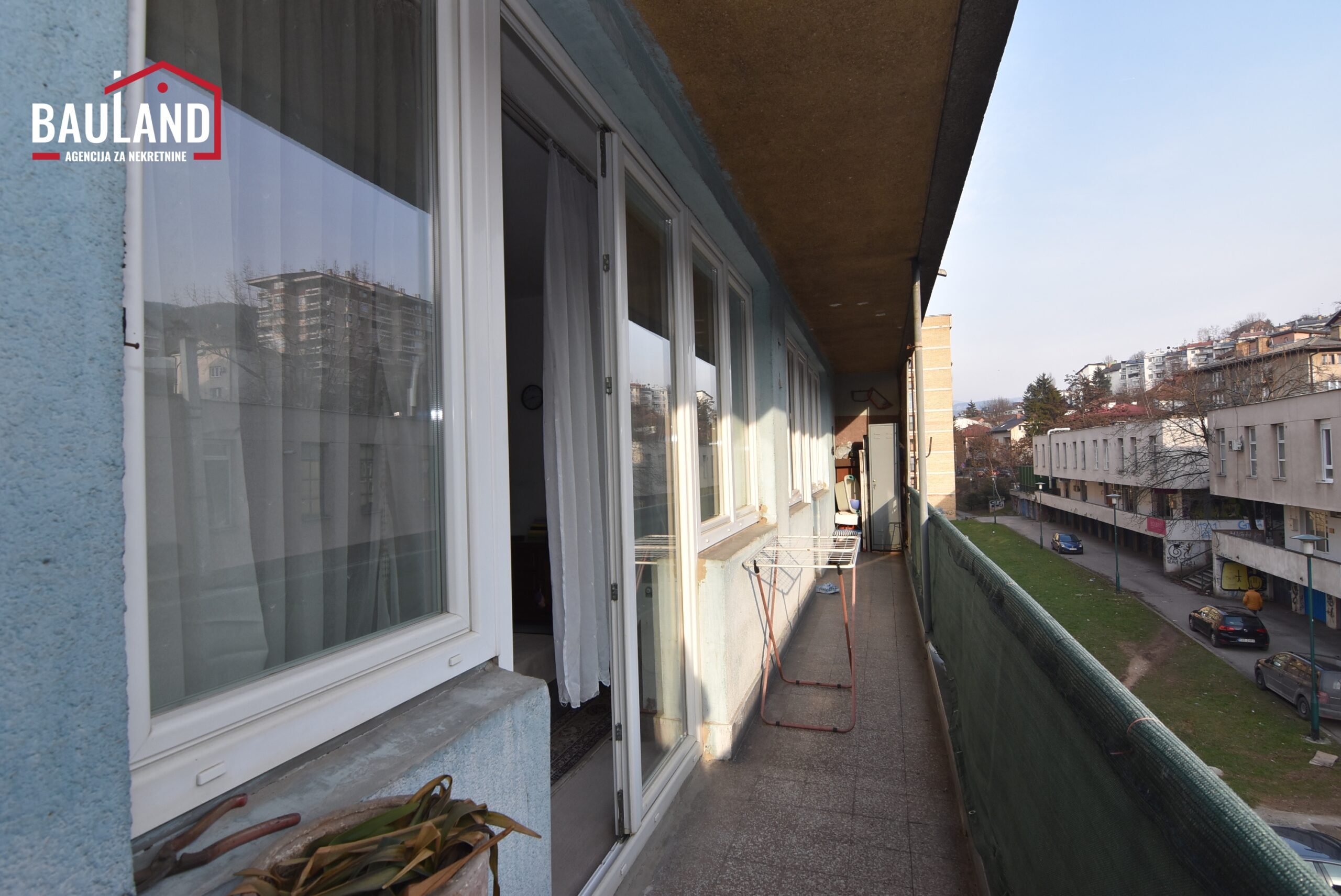 13 na prodaju trosoban stan u ulici Zagrebačka naselje Grbavica Općina Novo Sarajevo