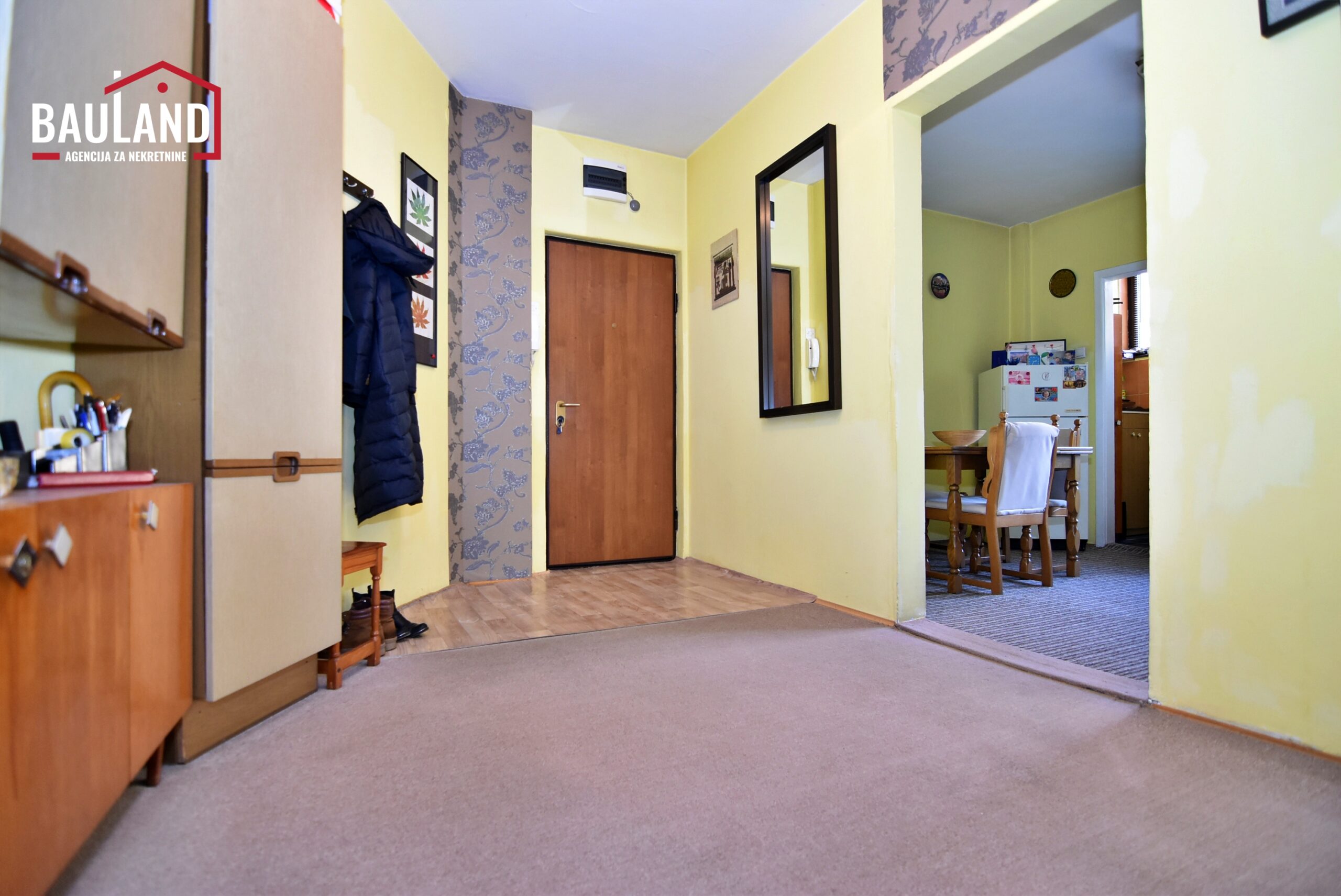 15 prodaja stana Grbavica Zagrebačka II sprat lift balkon