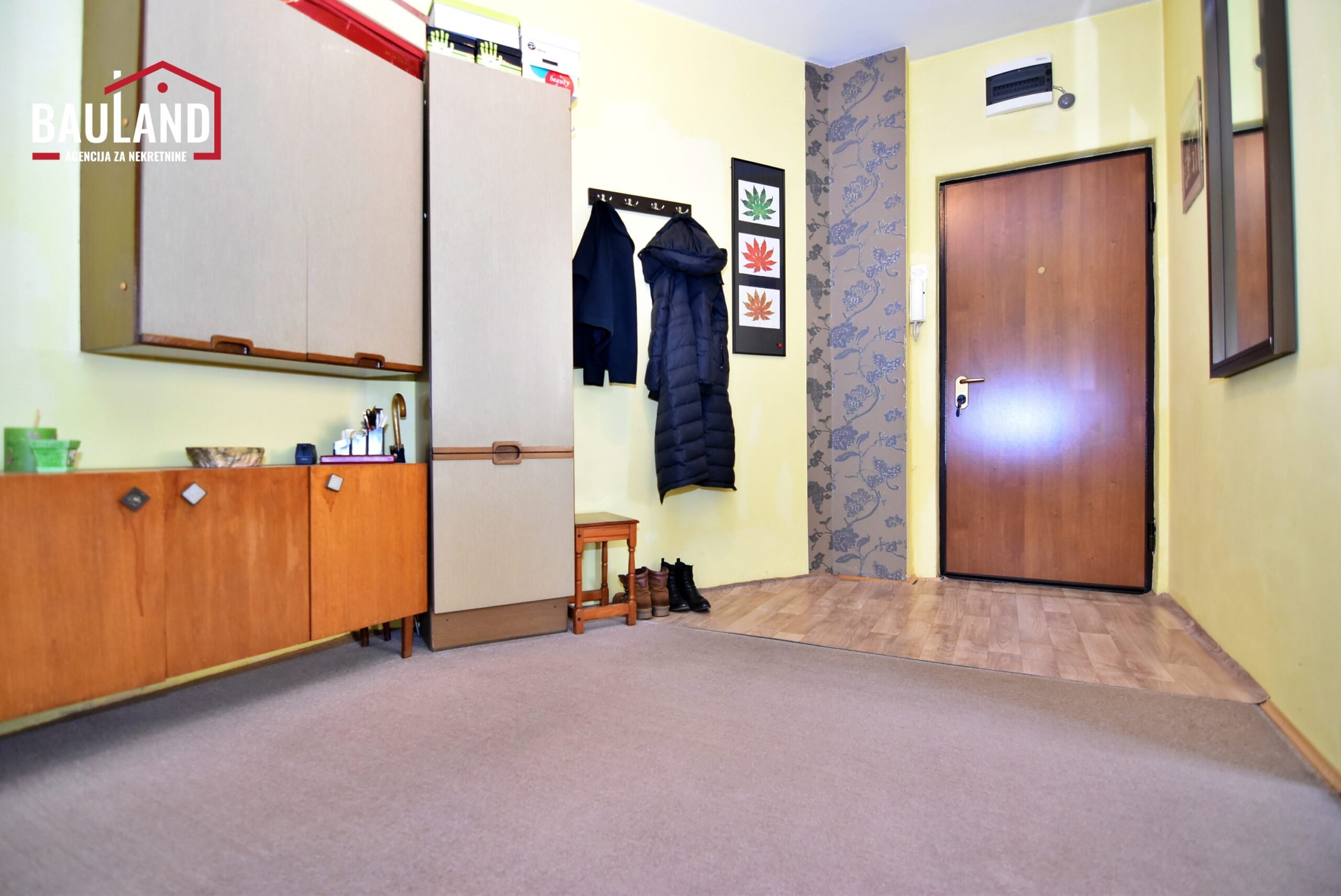 16 stan za prodaju II sprat lift Grbavica Općina Novo Sarajevo