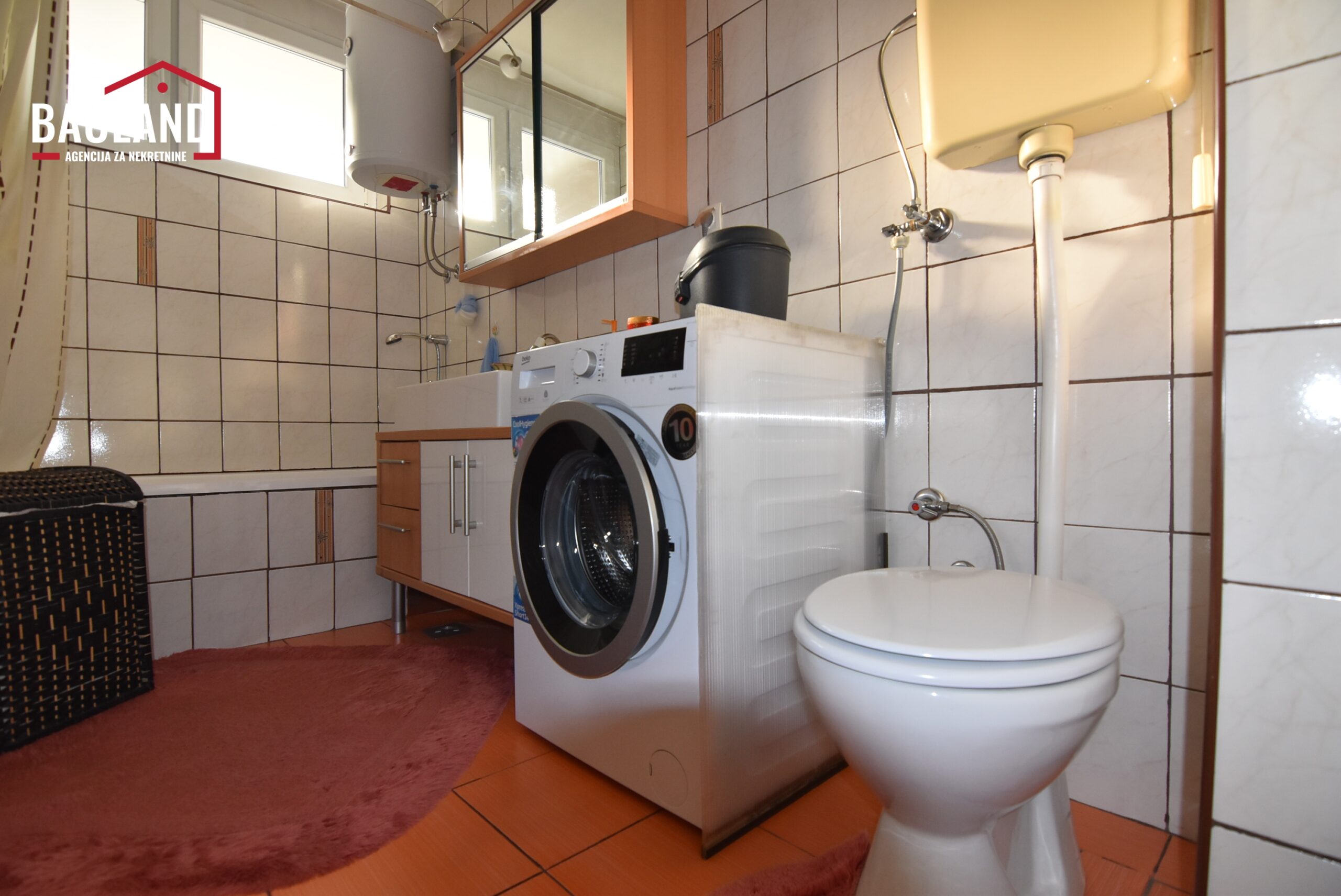 18 stan za prodaju 85m2 II sprat lift balkon