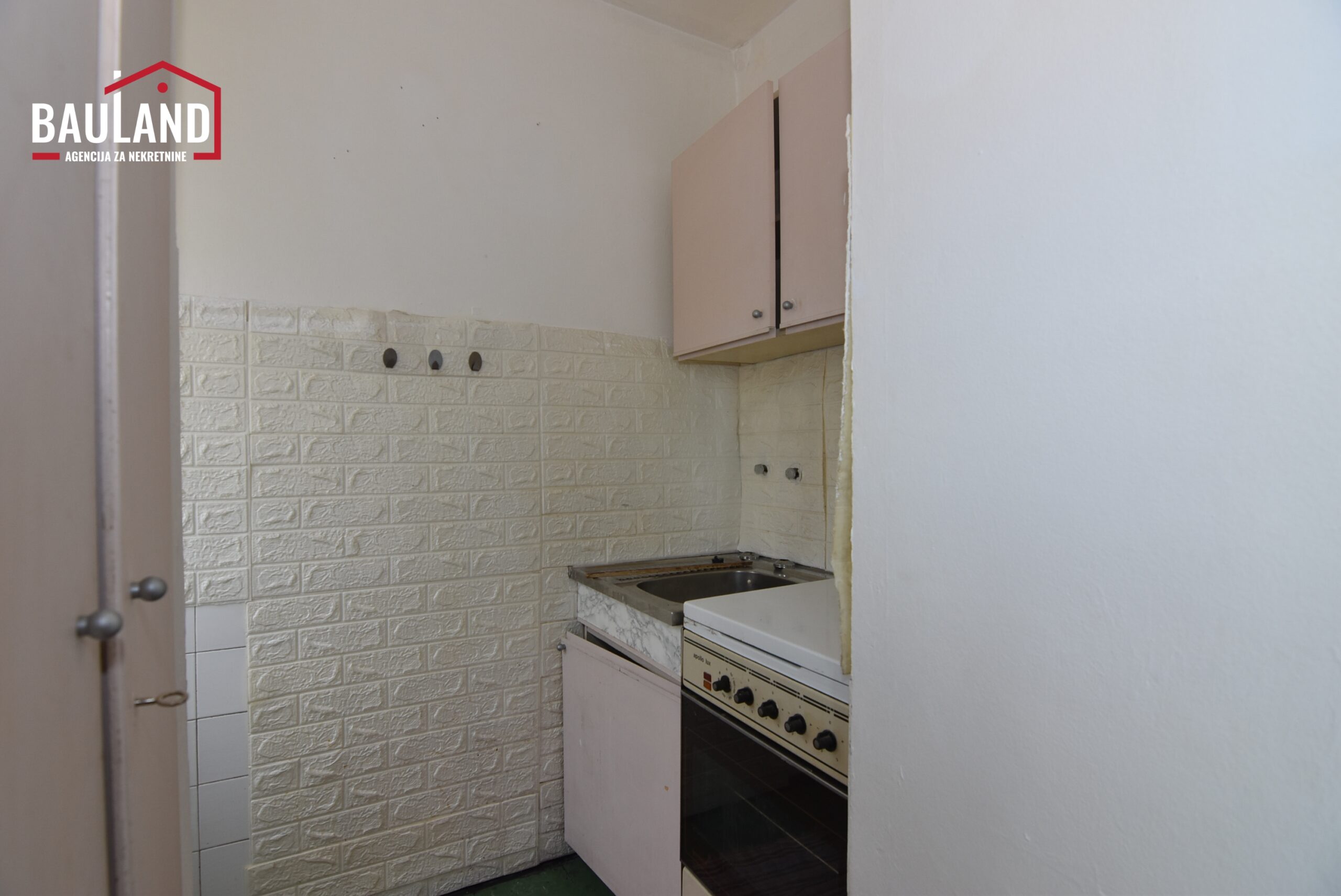 6 na prodaju garsonjera u ulici Muhameda Hadžijahića naselje Koševsko brdo