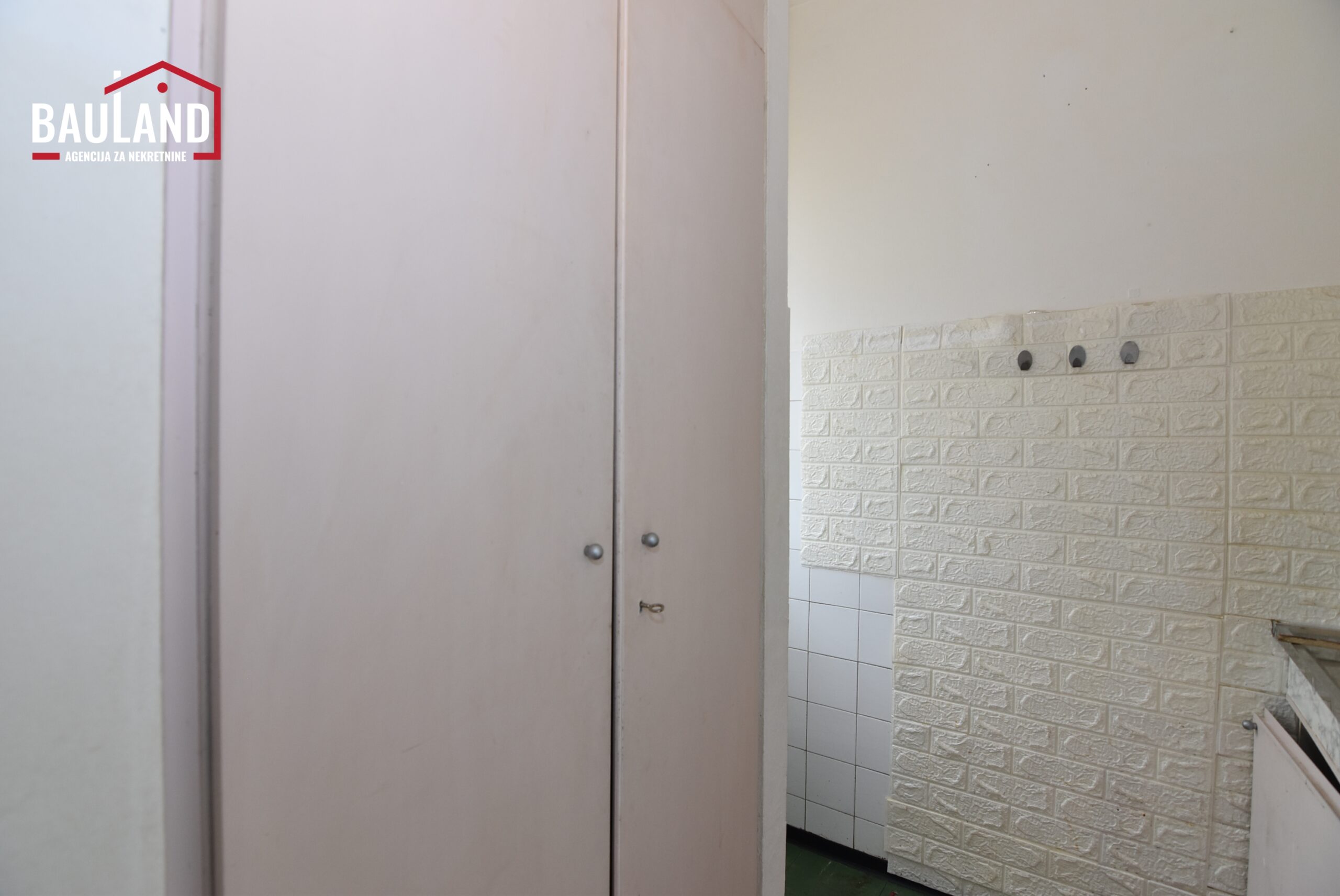 7 garsonjera za prodaju Koševsko brdo ul. Muhameda Hadžijahića