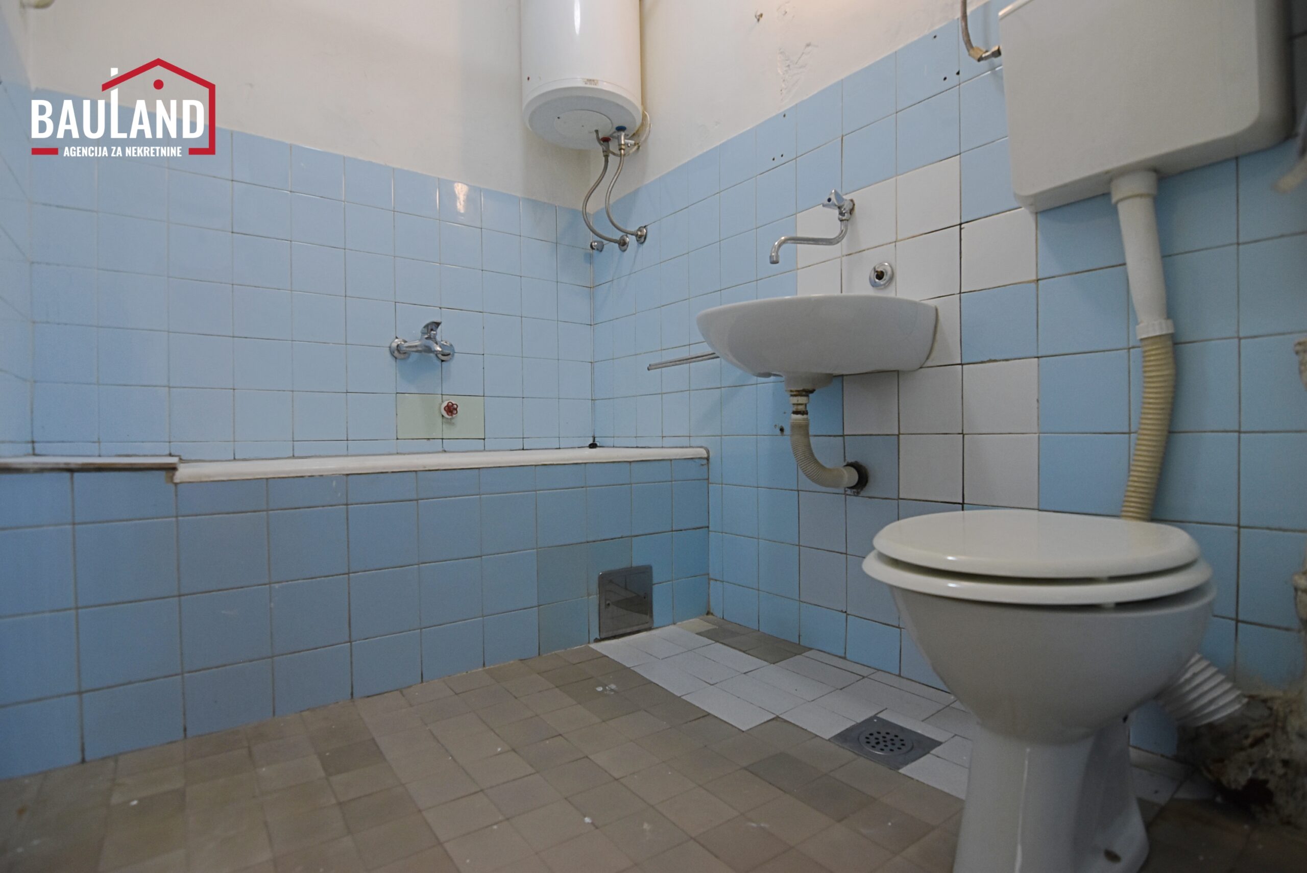 12 stan za prodaju II sprat Koševsko brdo Općina Centar