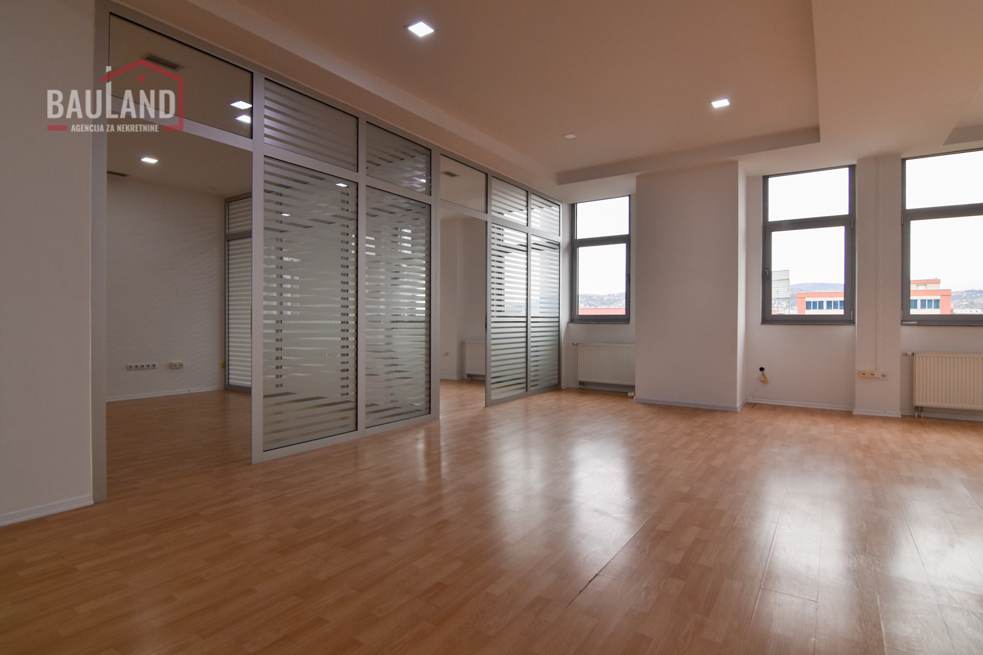 Gewerbefläche von 103 m² in einem Geschäftszentrum in Stup