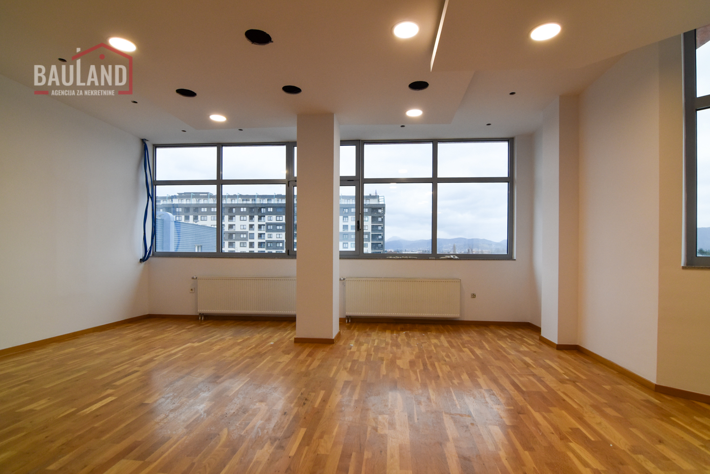 Büro- und Geschäftsräumlichkeiten mit 88 m² im Geschäftscenter in Stup