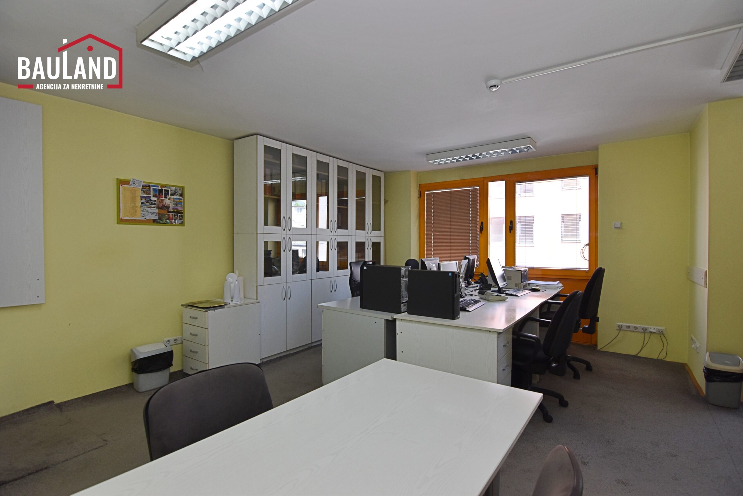 1 prodaje se poslovni prostor u ulici Derviša Numića Kovačići