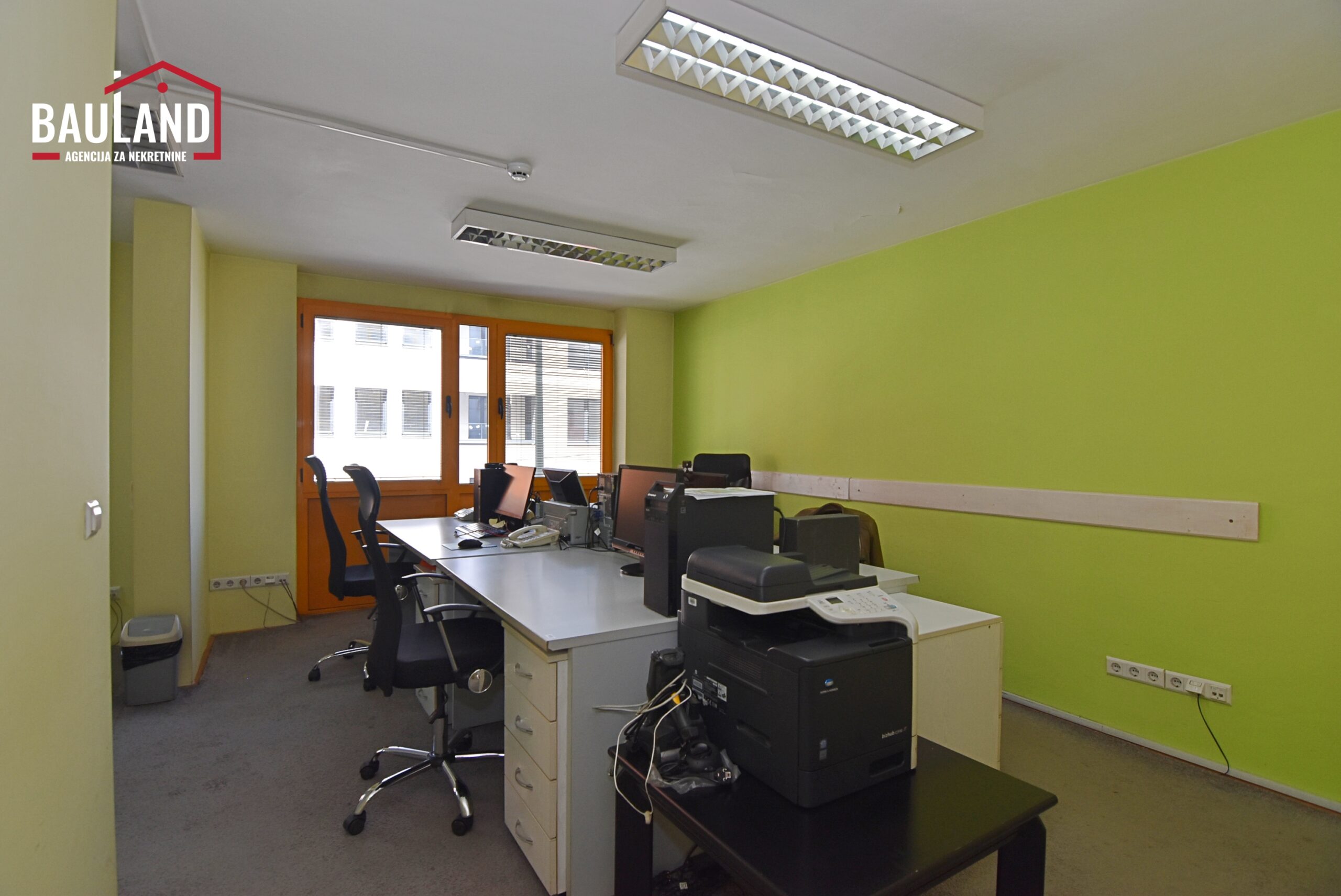 3 na prodaju poslovni prostor površine 102m2 u ulici Derviša Numića naselje Kovačići