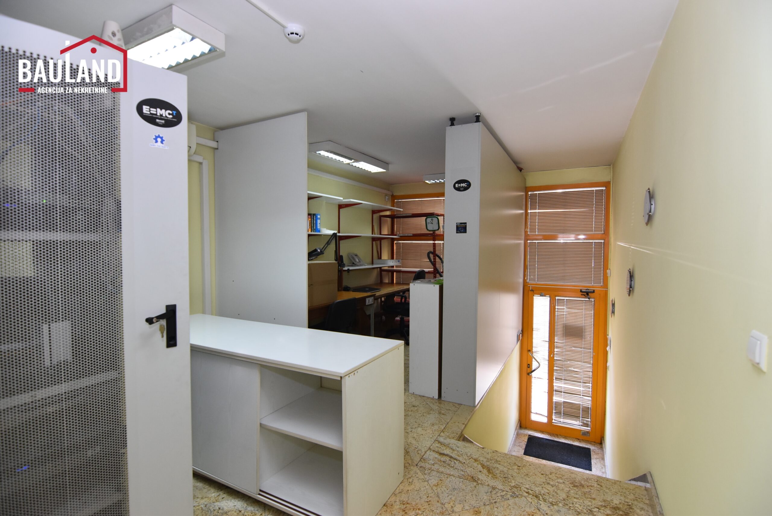 5 na prodaju poslovni prostor površine 102m2 naselje Kovačići Općina Novo Sarajevo