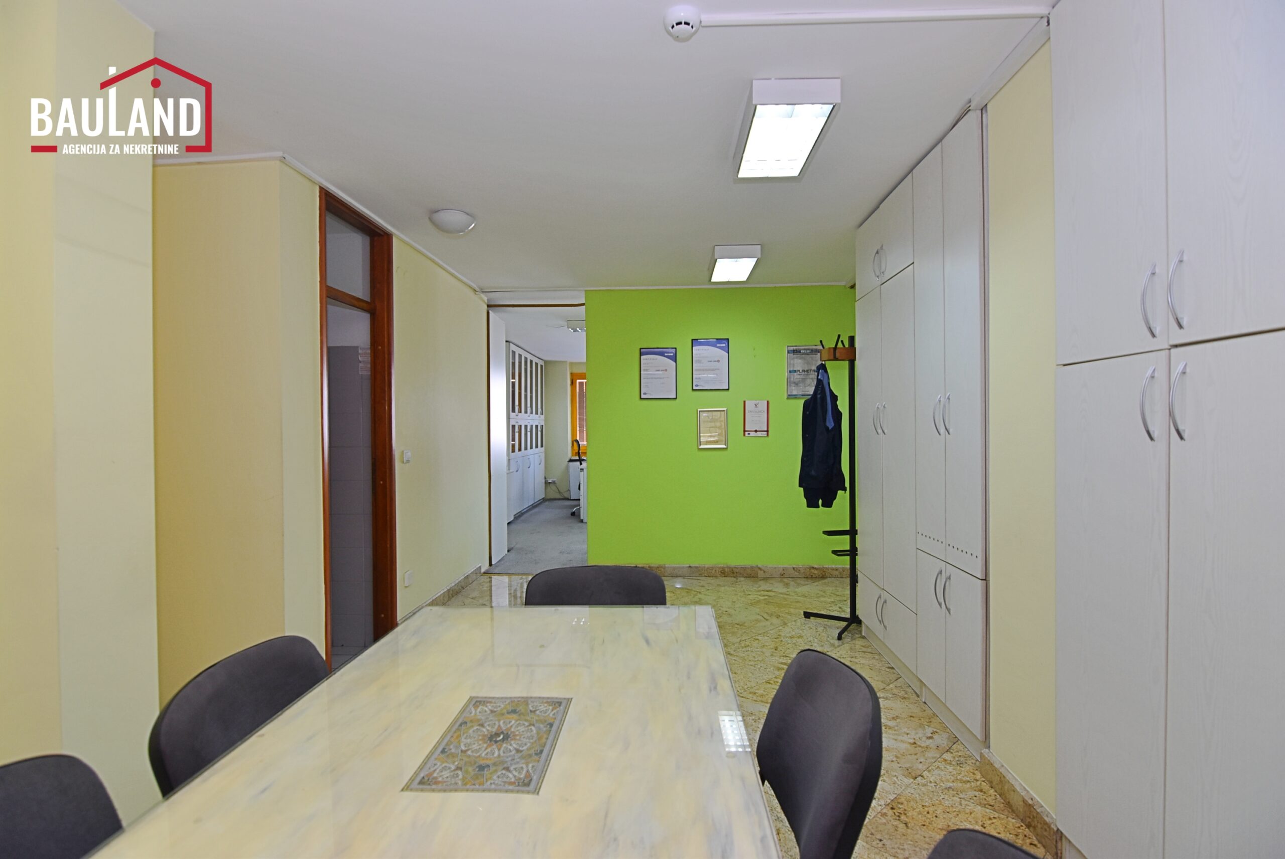 10 prodaje se poslovni prostor u ulici Derviša Numića naselje Kovačići