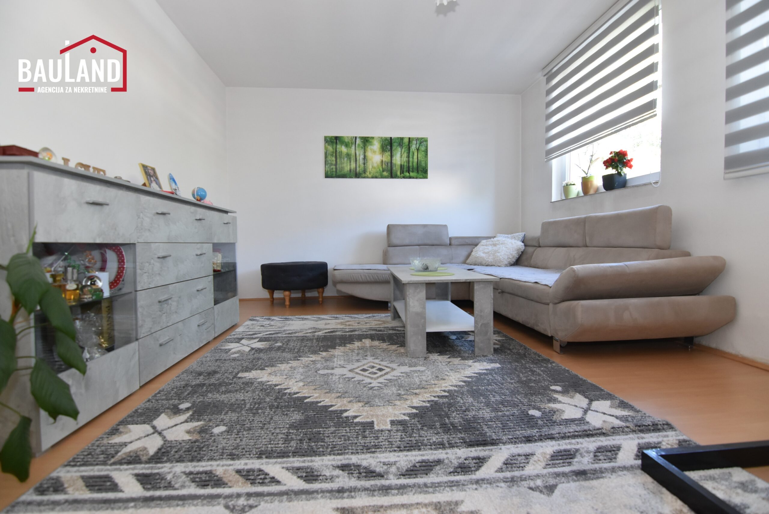 Zweizimmerwohnung im ersten Stock, 61m2 / Otes, Općina Ilidža