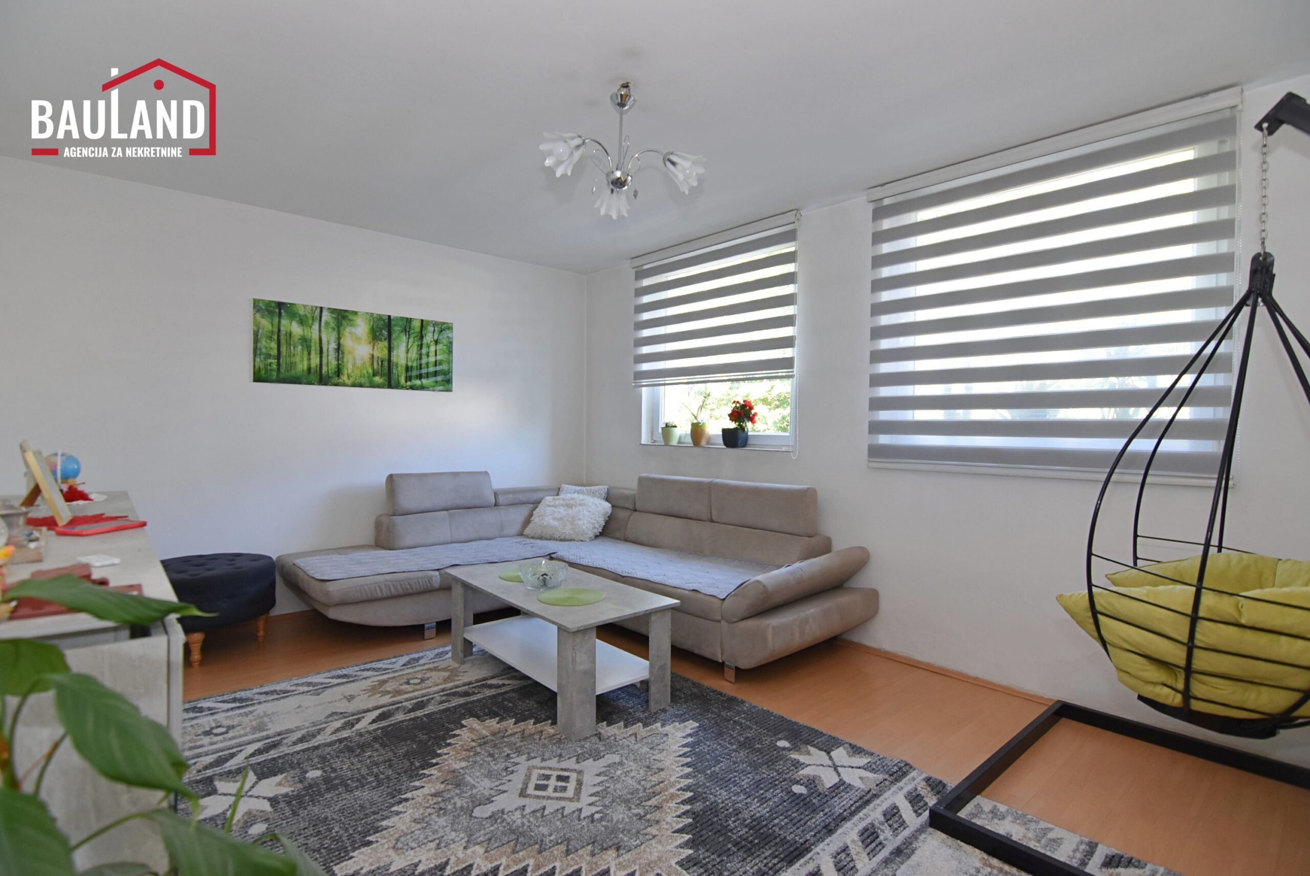 2 dvosoban stan za prodaju površine 61m2 I sprat naselje Otes Ilidža