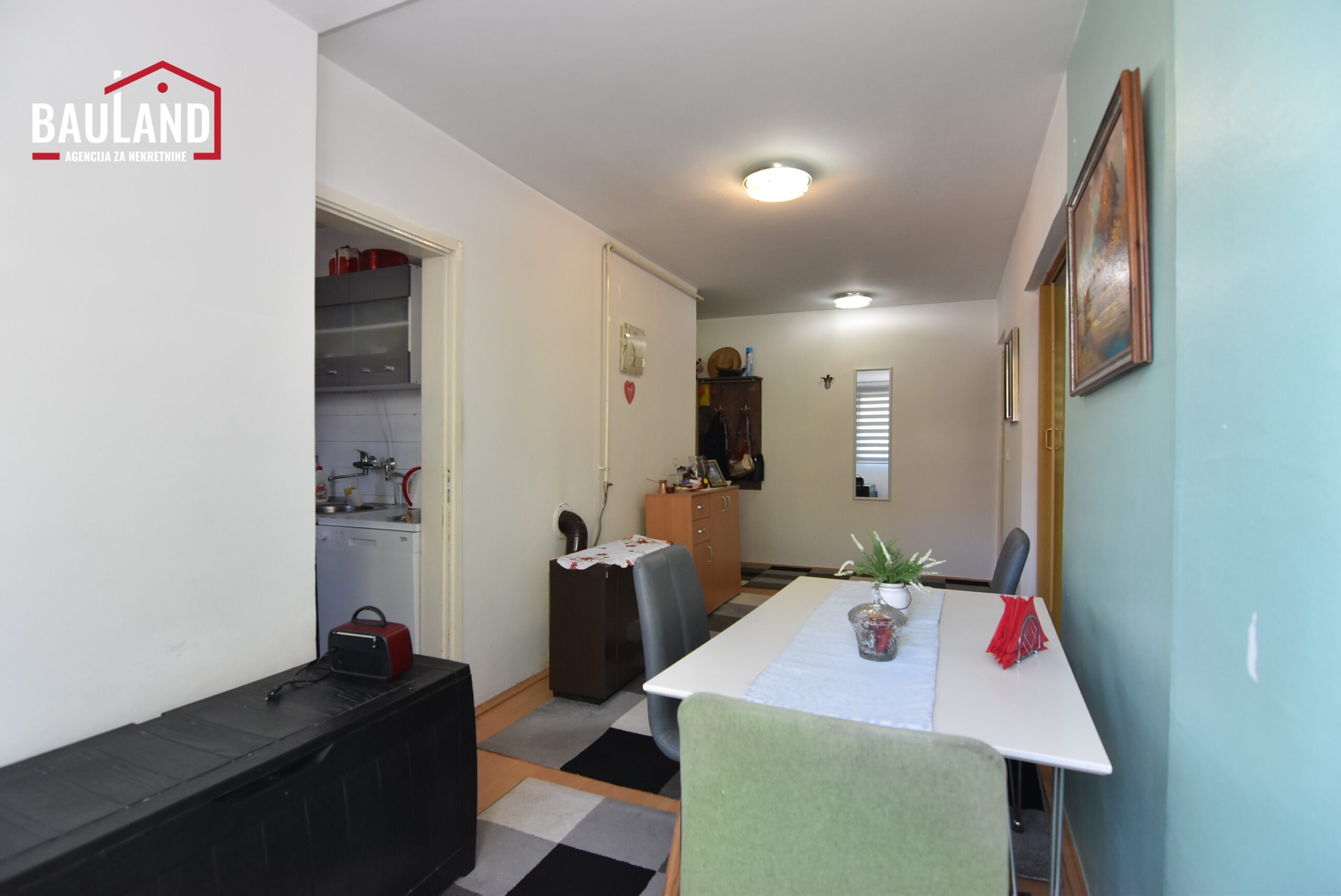 6 prodaje se dvosoban komforan dvostrano orijentisan stan u Otesu