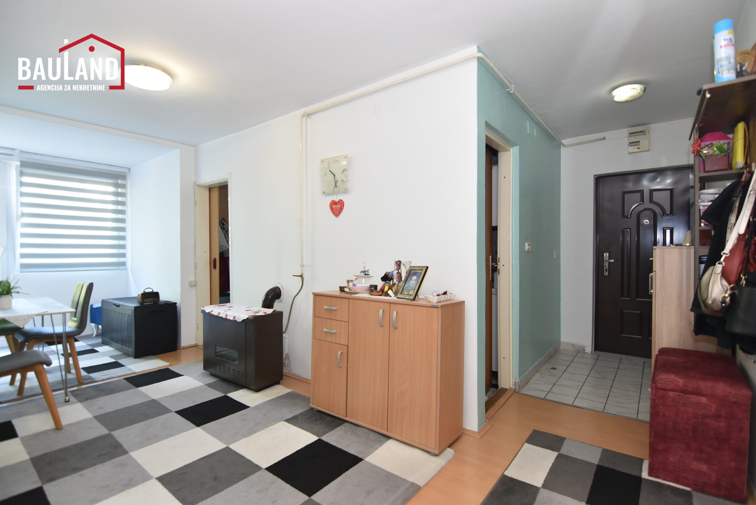 9 prodaje se dvosoban stan površine 61m2 u Otesu na Ilidži