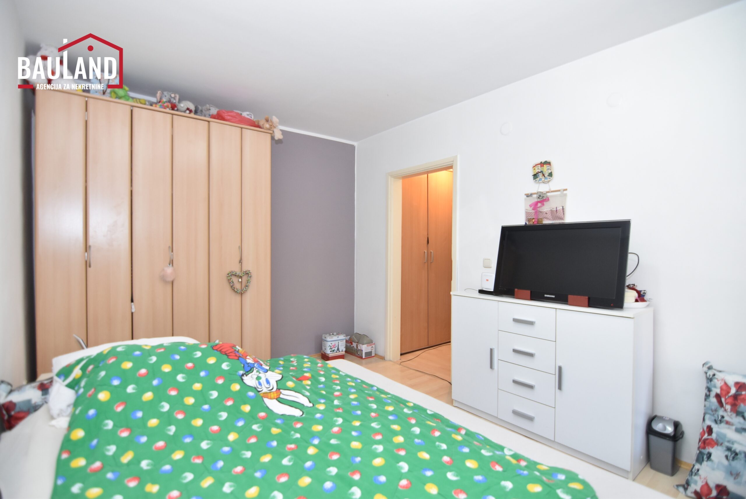 13 na prodaju dvosoban dvostrano orijentisan stan sa terasom i balkonom