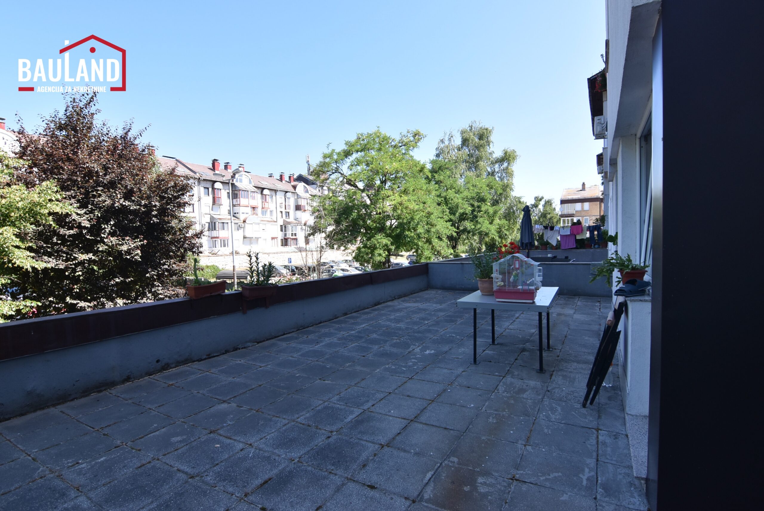 15 stan za prodaju Ilidža Otes 61m2 I sprat