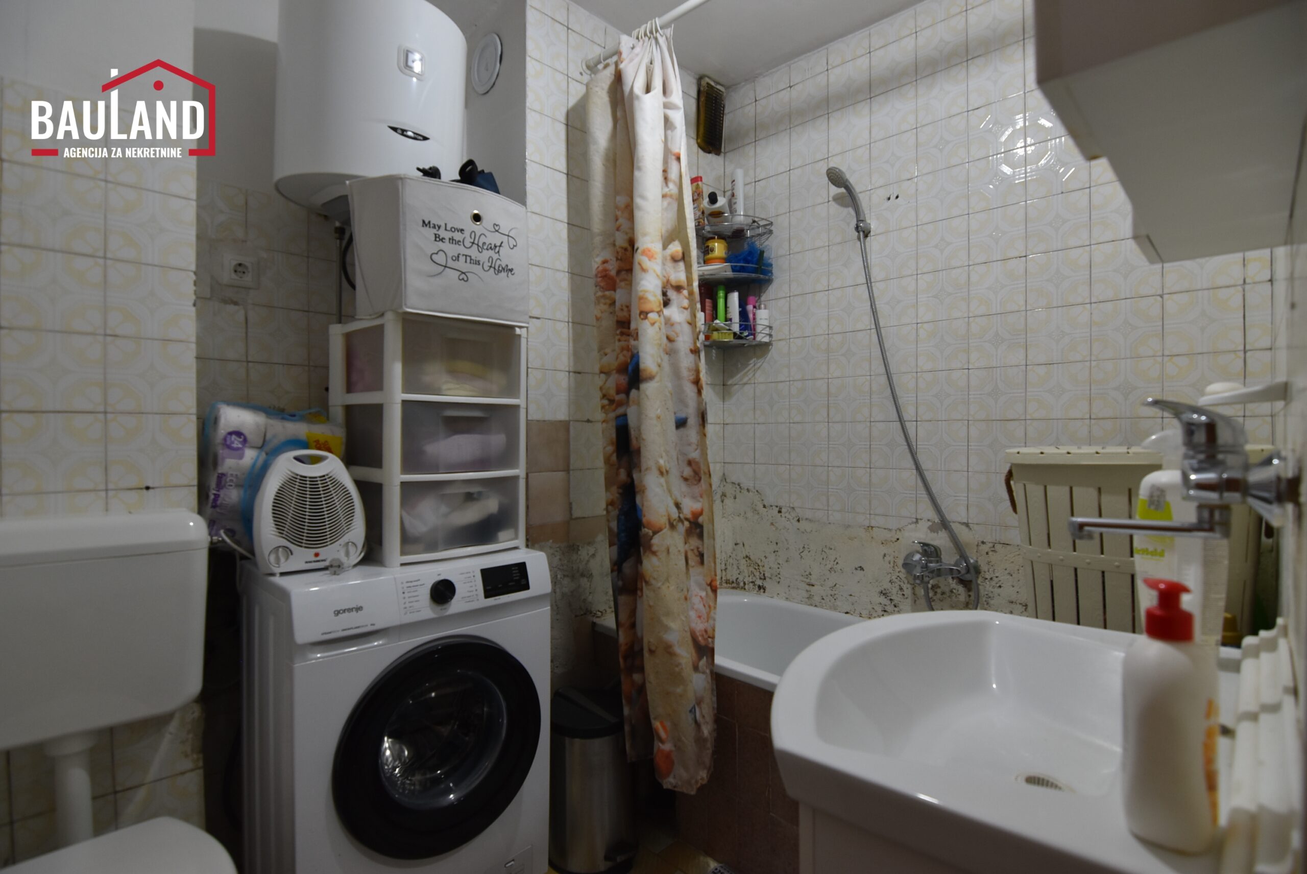 20 stan za prodaju u ulici Trg Oteškog bataljona Ilidža