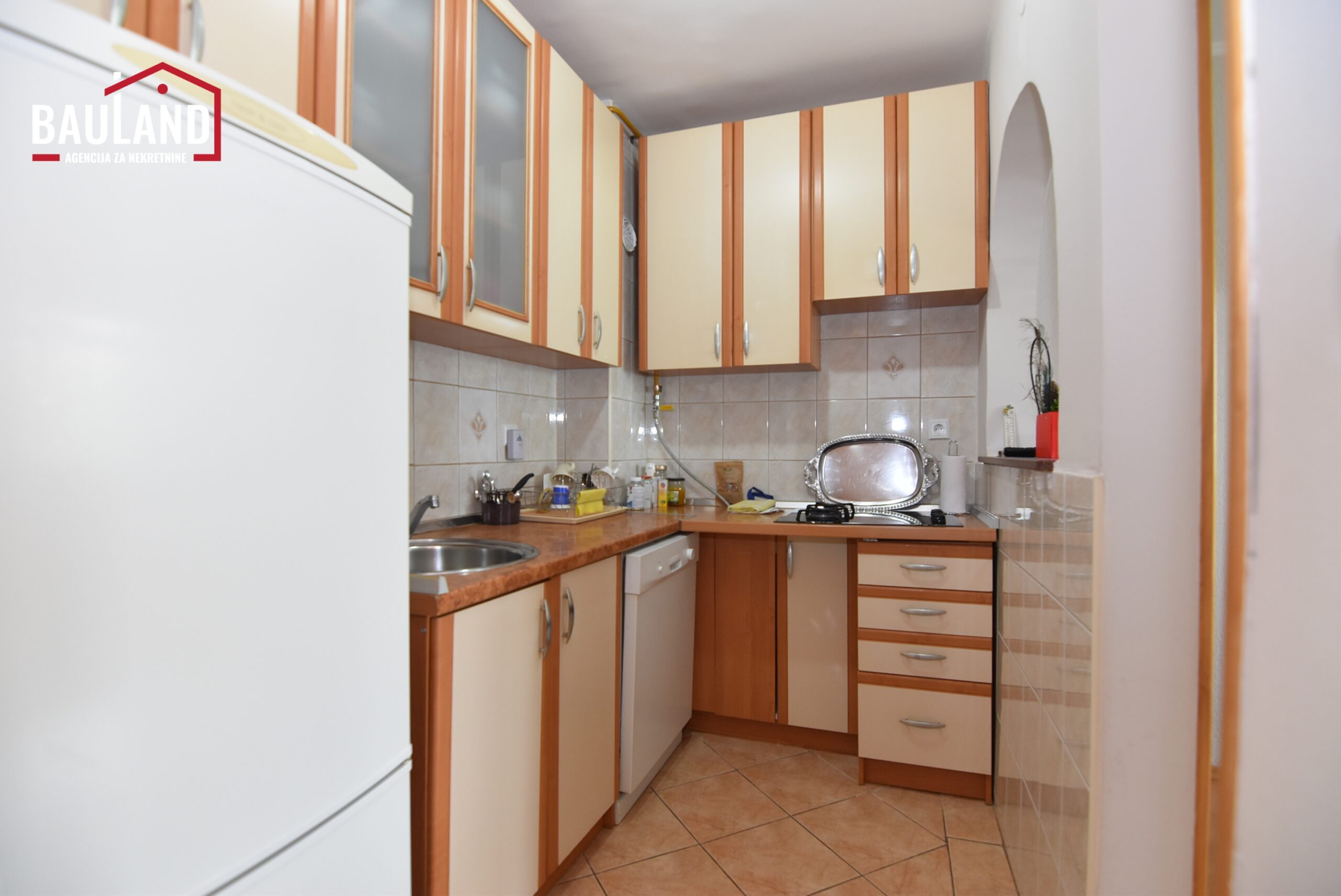 8 na prodaju dvosoban stan na Koševskom brdu Općina Centar