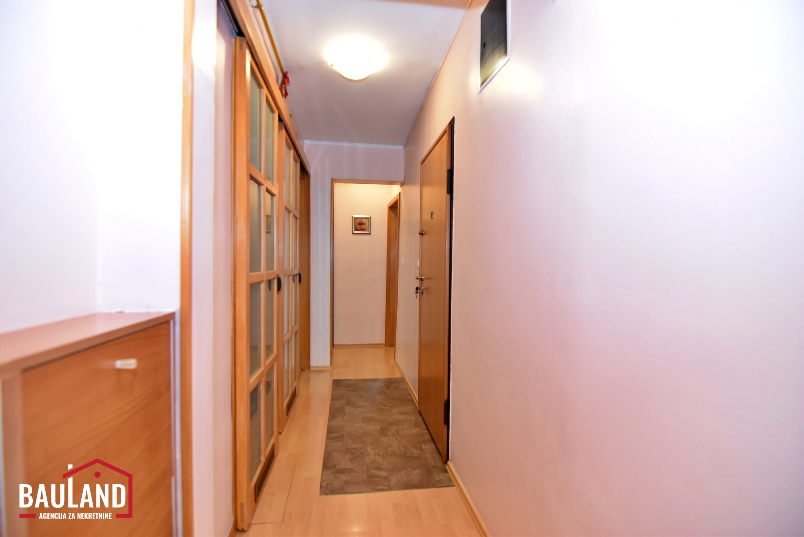 16 na prodaju dvosoban stan površine 60m2 IV sprat Koševsko brdo