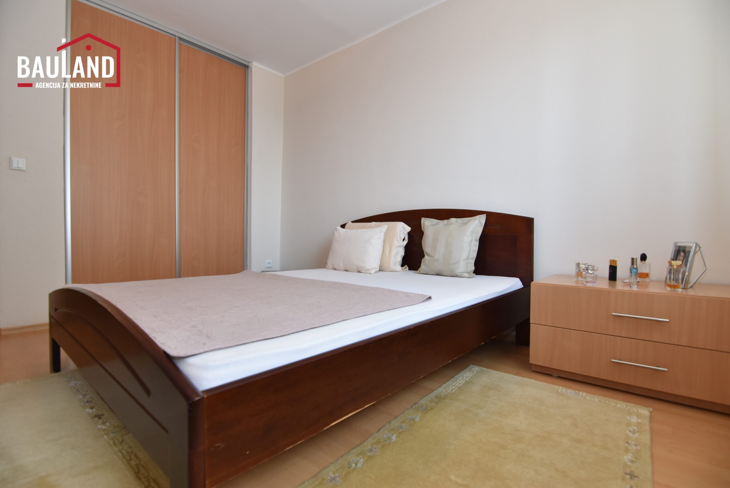 18 na prodaju dvosoban stan 60m2 Koševsko brdo ul. Muhameda Hadžijahića Općina Centar