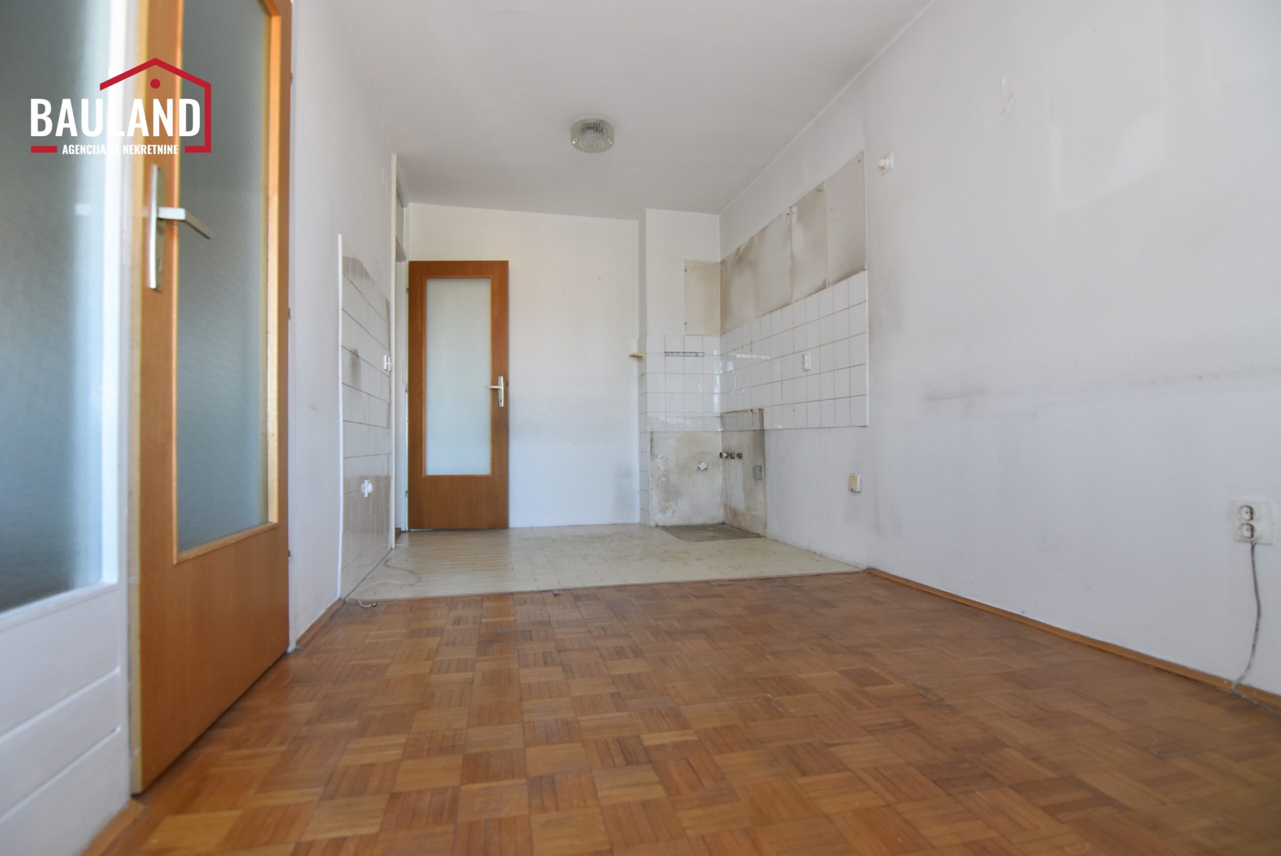 6 jednosoban stan za prodaju IV sprat lift balkon ostava 42m2 naselje Dobrinja Općina Novi Grad Sarajevo