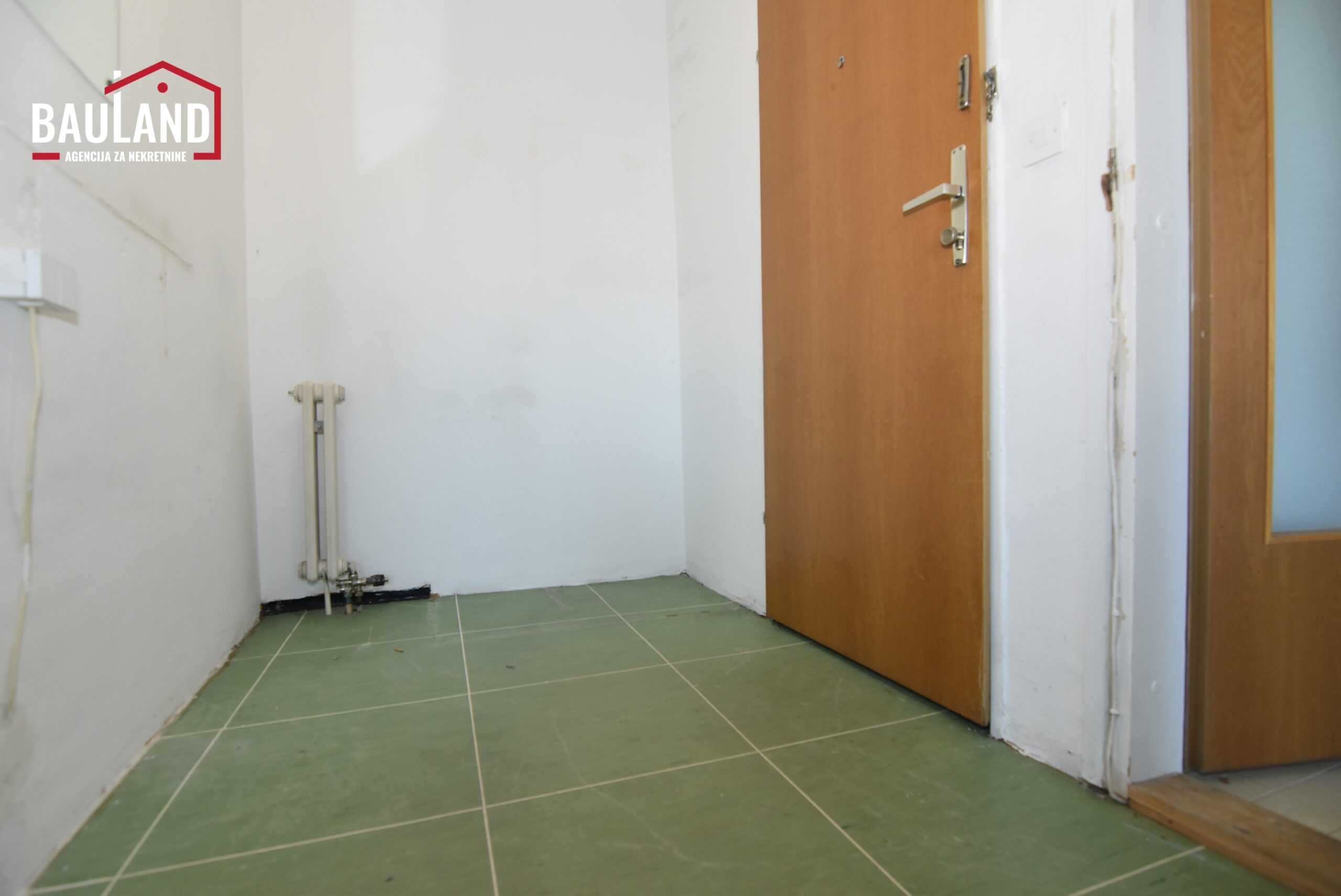 12 prodaja stana 42m2 IV sprat ul. Sulejmana Filipovića