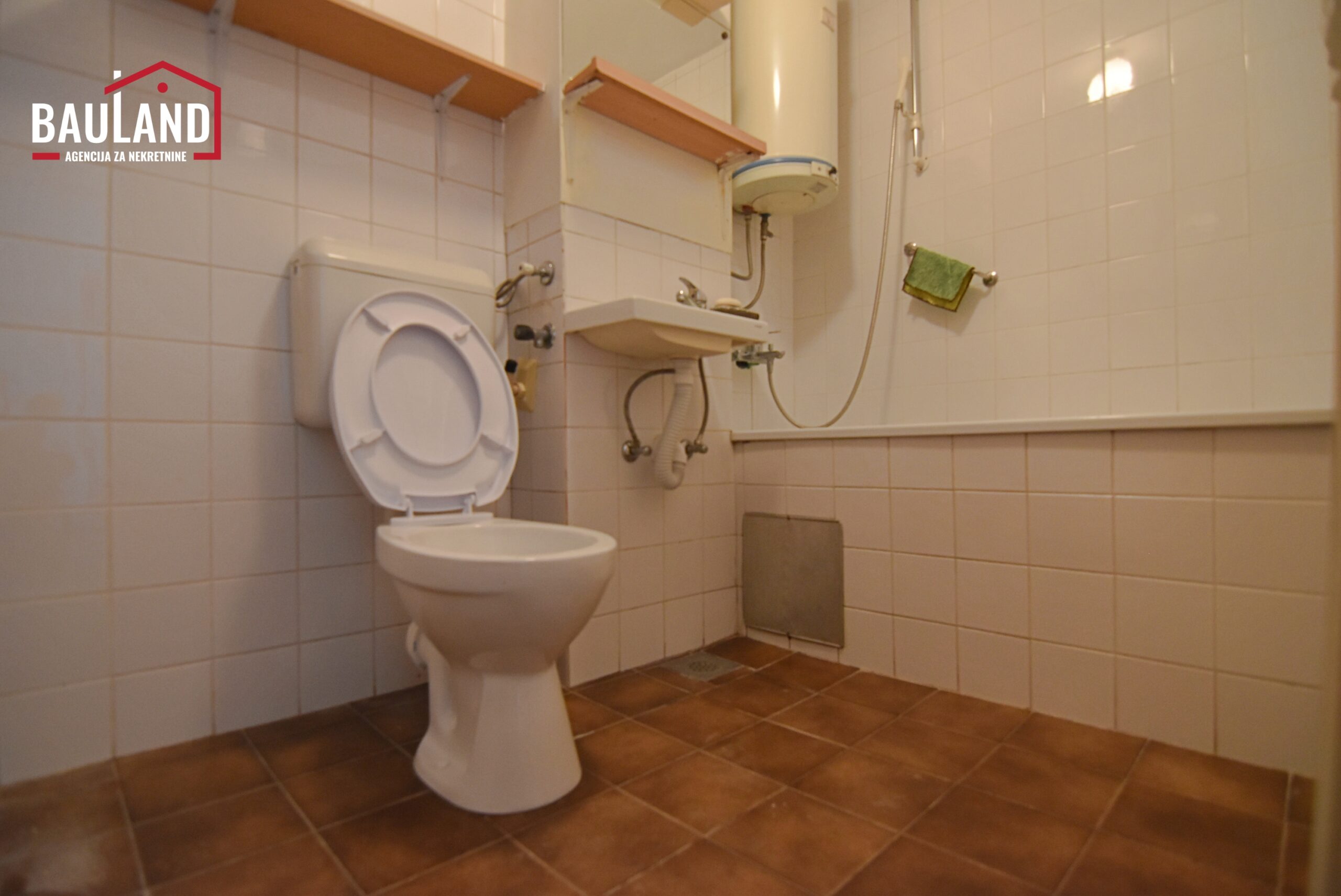 13 na prodaju jednosoban stan u ulici Sulejmana Filipovića naselje Dobrinja Općina Novi Grad