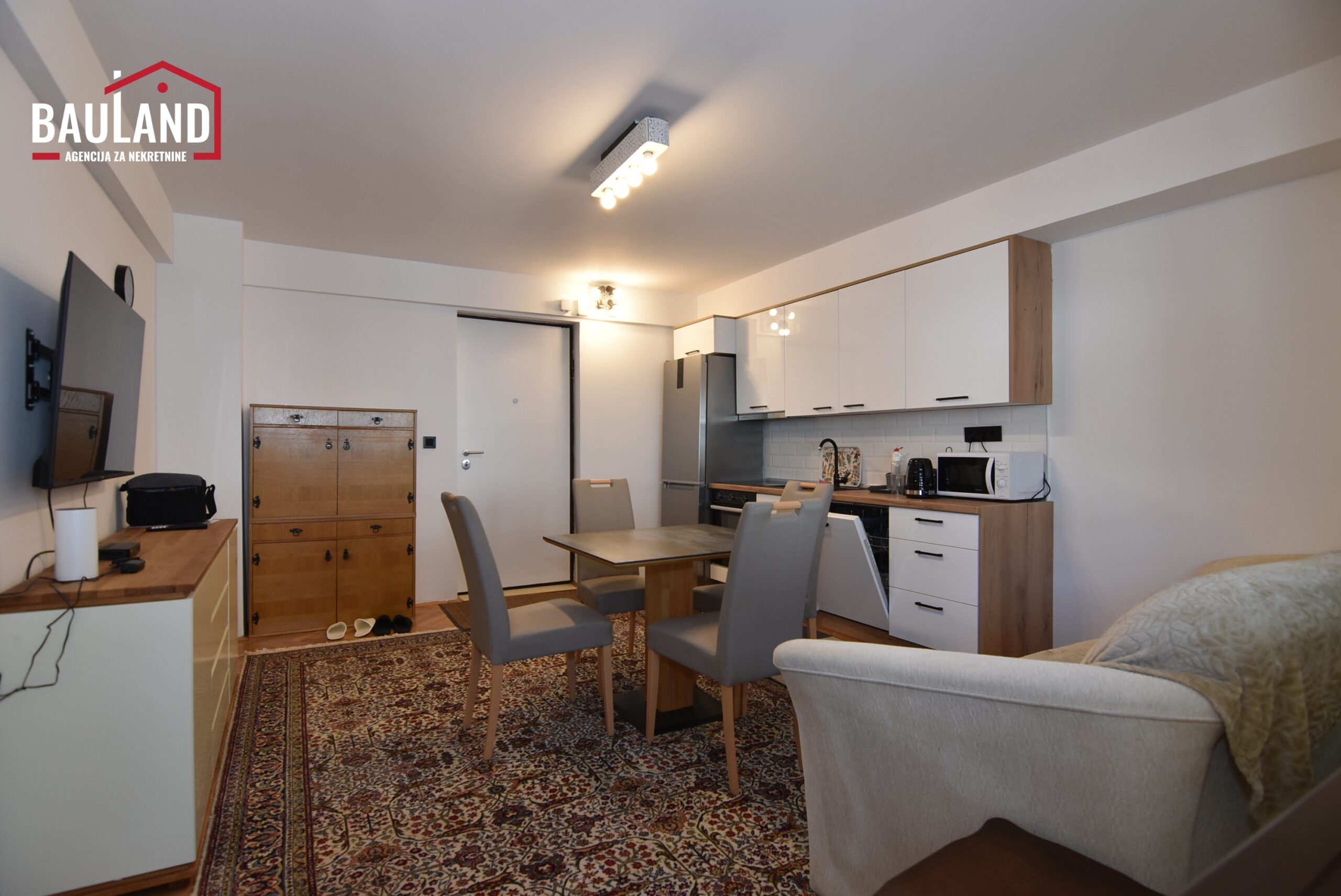 3 iznajmljuje se dvosoban stan u ulici Kečina na prvom spratu stambene zgrade Općina Stari Grad Sarajevo