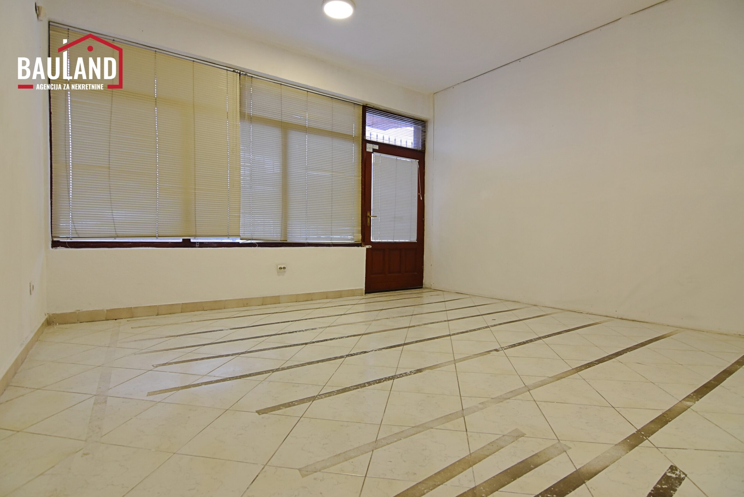 Gewerbefläche im Erdgeschoss, 90m2 / Pijačna, Stadtteil Stup, Gemeinde Ilidža